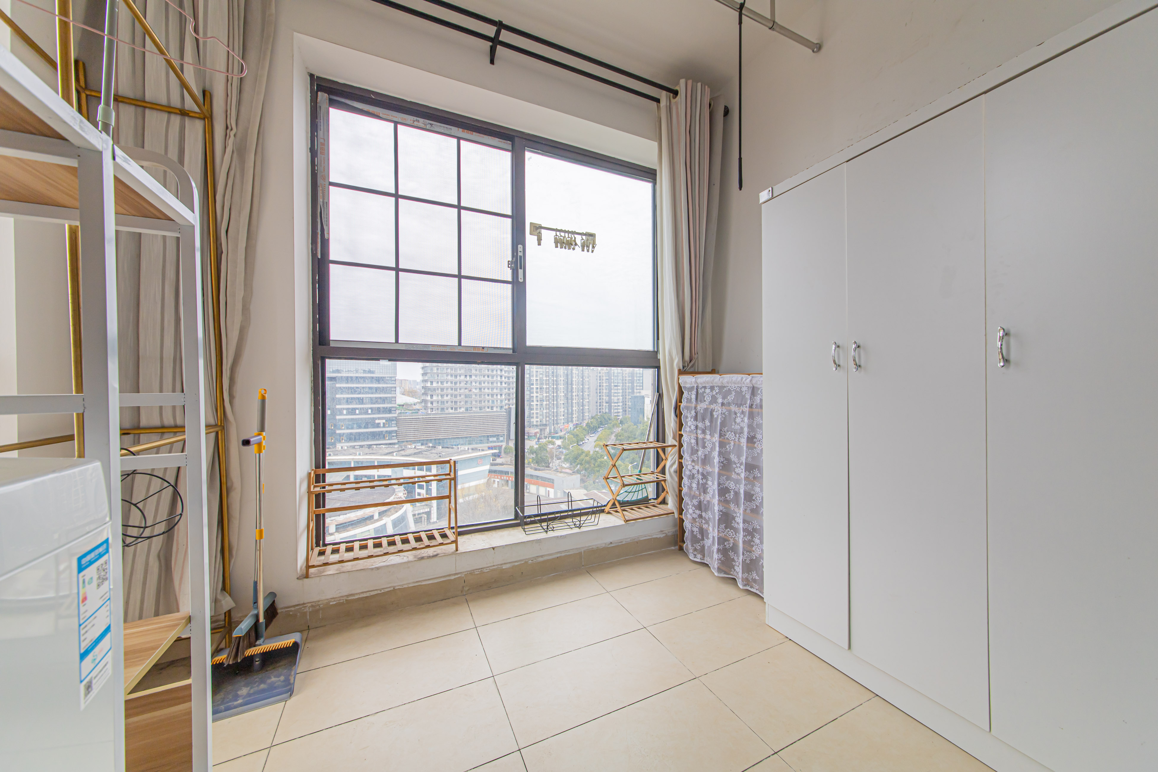 中海新城熙岸(中信新城五期) 1室1厅1卫 32.5万 中海新城熙岸(中信新城五期) 1室1厅1卫 32.5万阳台