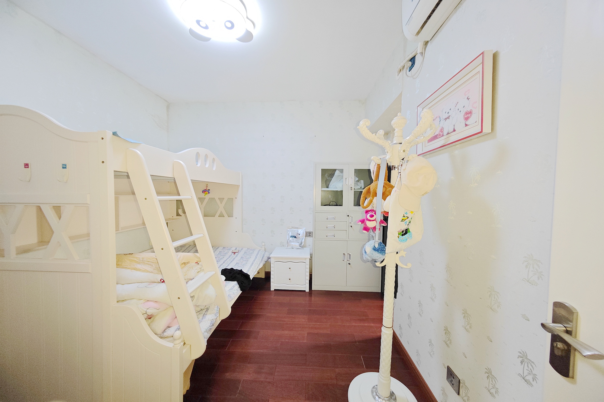 万博汇  2室2厅1卫   118.00万卧室