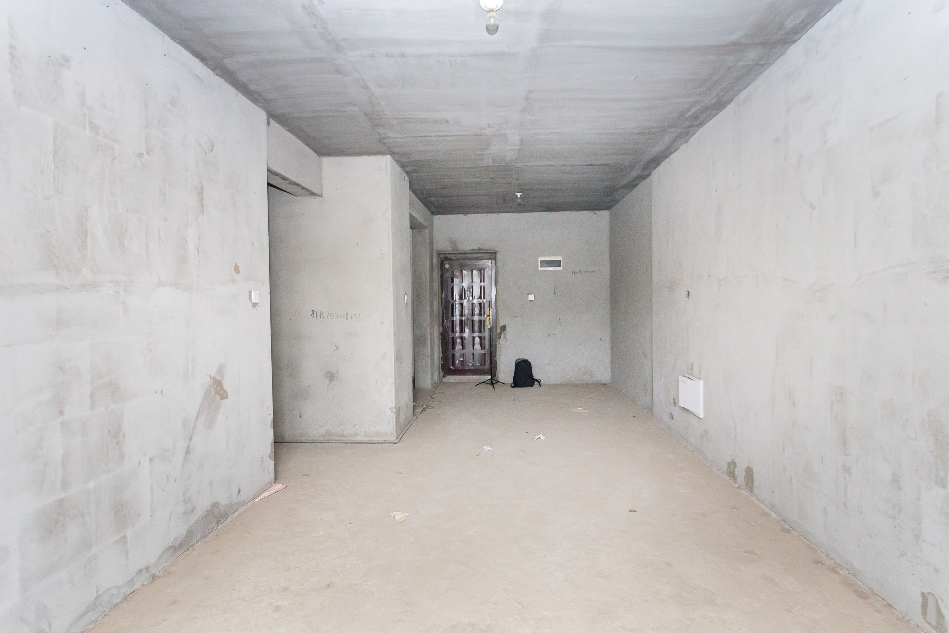 嘉宇银杉(嘉宇西苑) 3室2厅1卫 84.5万 嘉宇银杉(嘉宇西苑) 3室2厅1卫 84.5万客厅