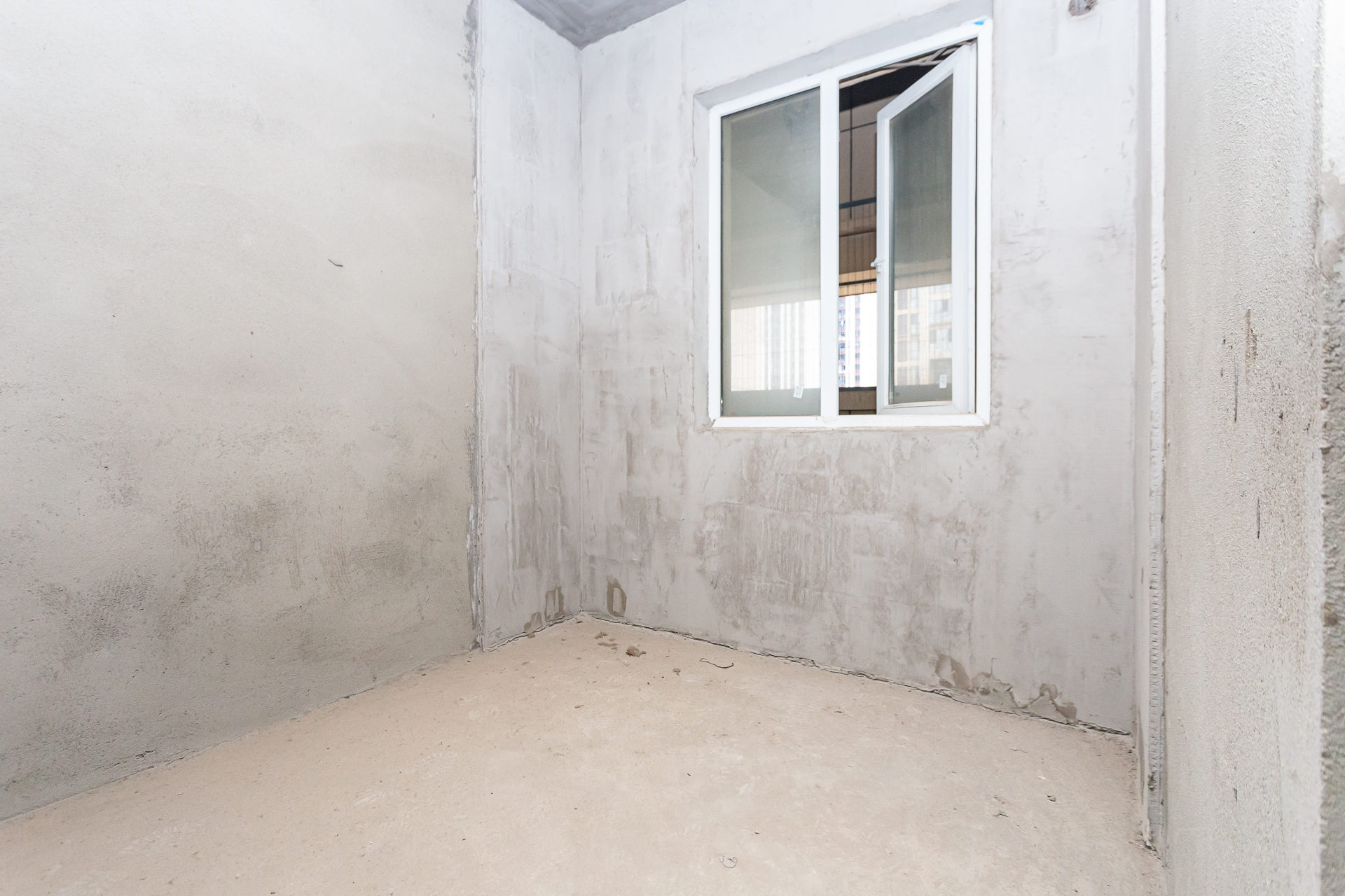 嘉宇银杉(嘉宇西苑) 3室2厅1卫 84.5万 嘉宇银杉(嘉宇西苑) 3室2厅1卫 84.5万卧室