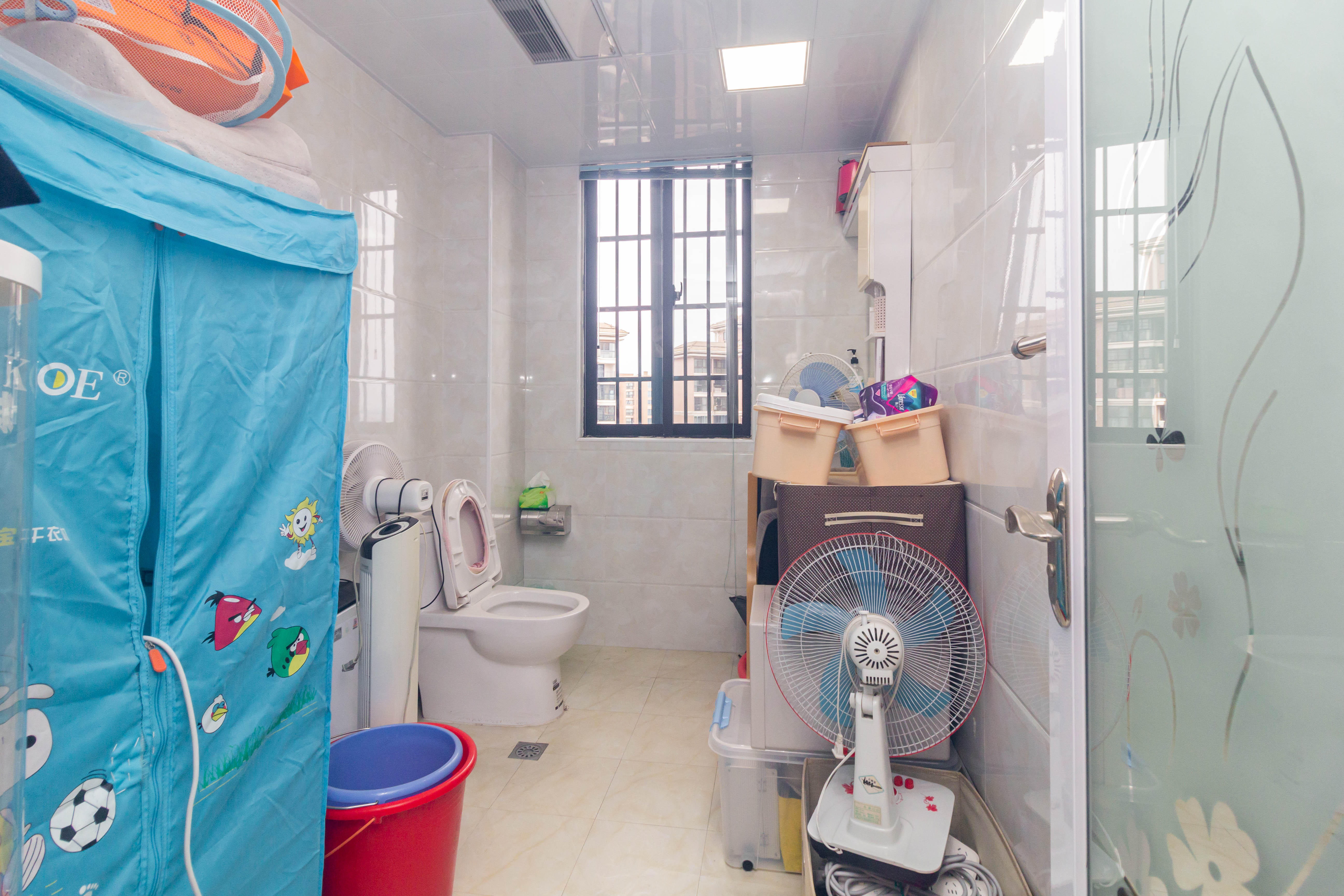 康桥长郡 4室2厅2卫 88.0万 康桥长郡 4室2厅2卫 88.0万卫生间