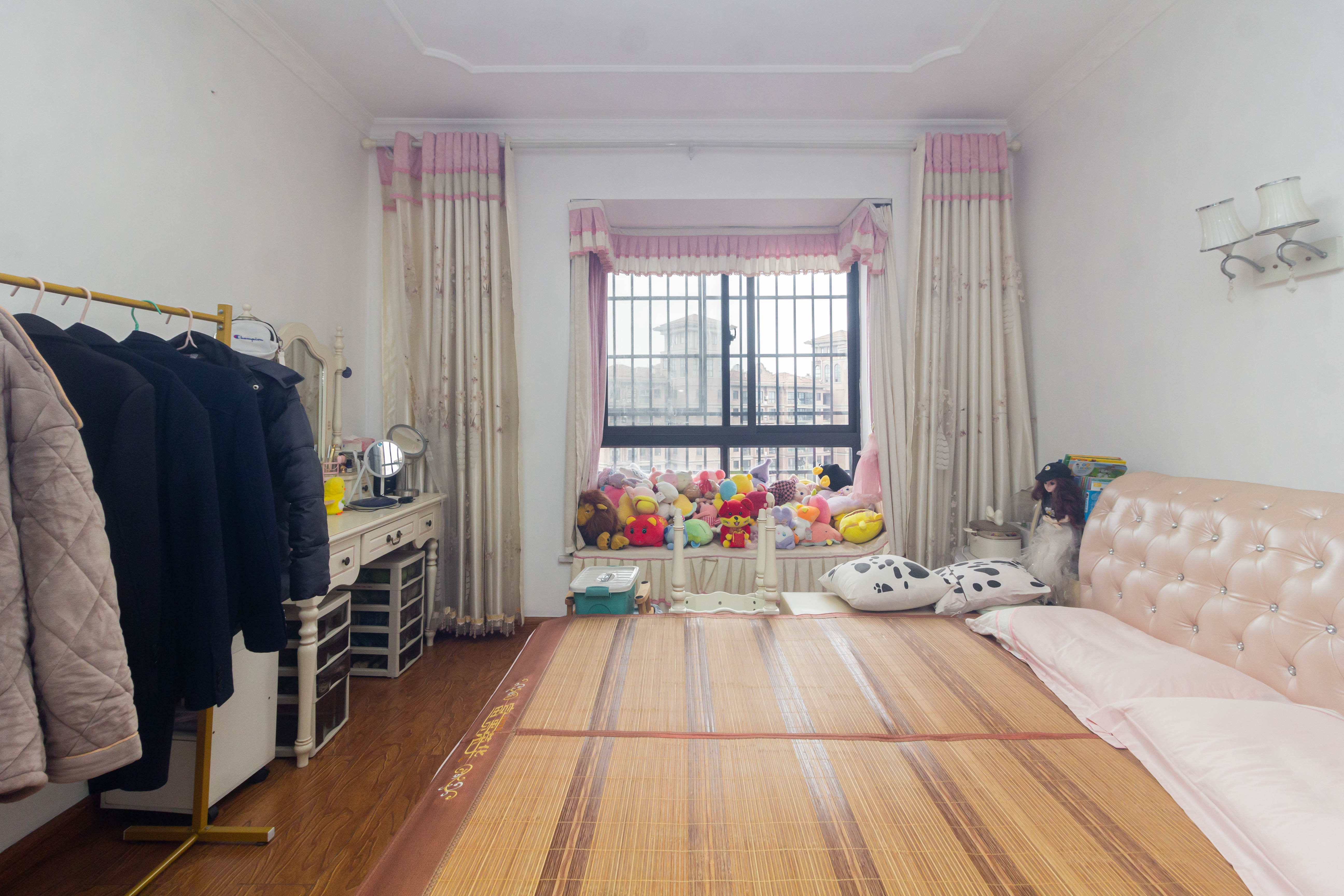 康桥长郡 4室2厅2卫 88.0万 康桥长郡 4室2厅2卫 88.0万卧室