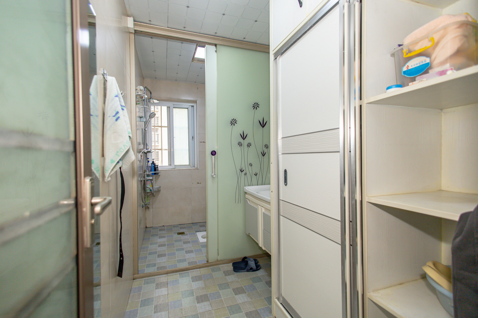 楚天世纪城东苑 3室2厅2卫 88.0万 楚天世纪城东苑 3室2厅2卫 88.0万卫生间