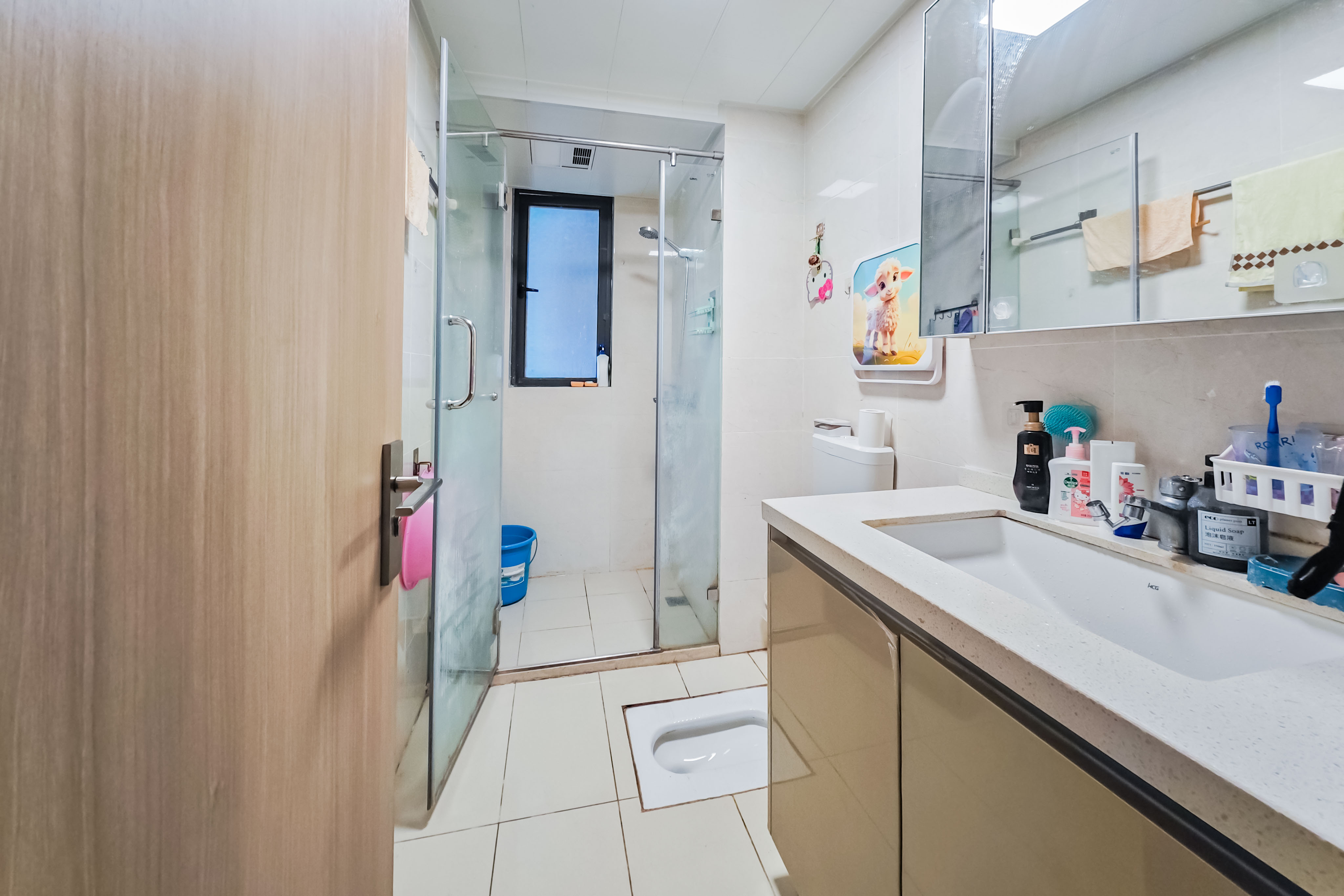 长沙高铁吾悦广场  3室2厅2卫    127.0万卫生间