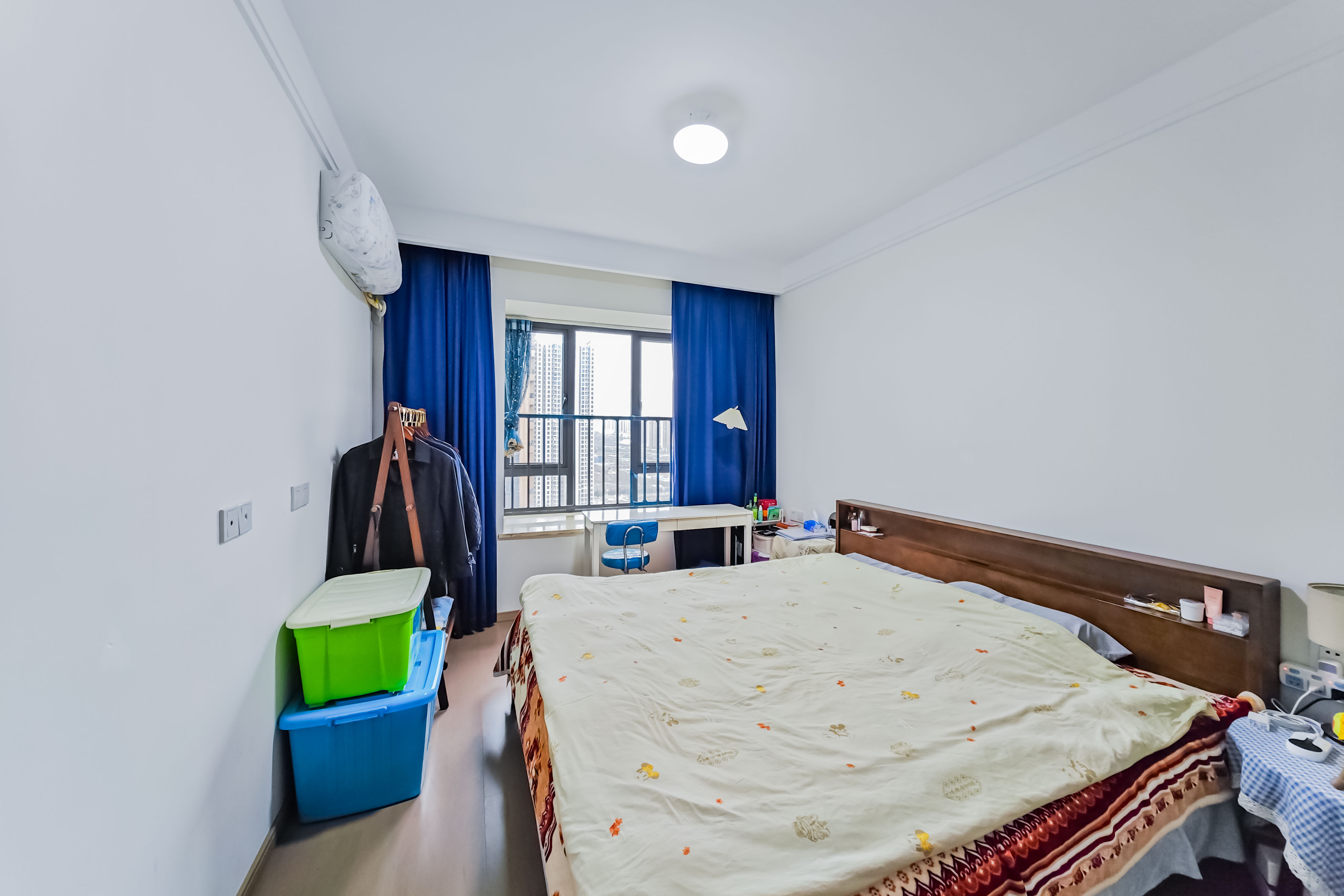 长沙高铁吾悦广场  3室2厅2卫    127.0万卧室