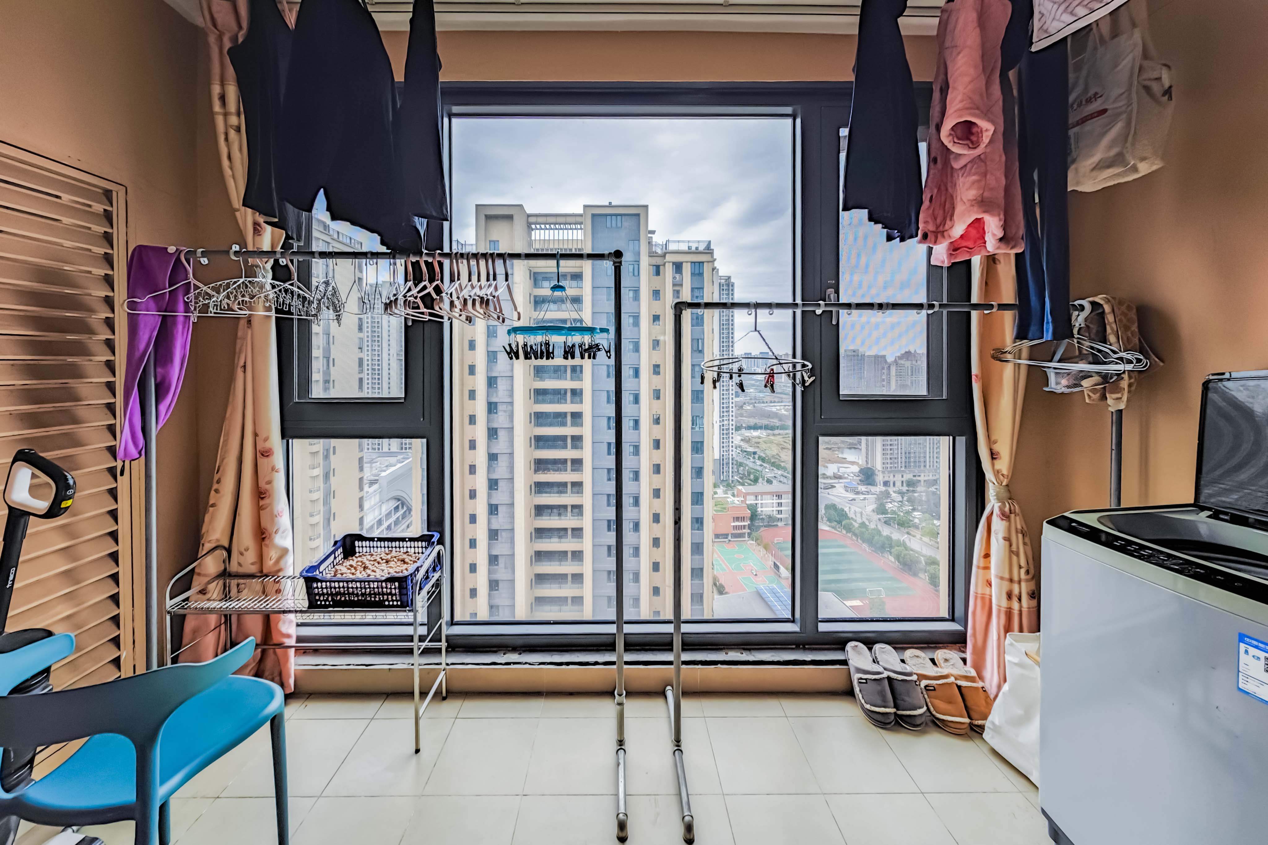 长沙高铁吾悦广场  3室2厅2卫    127.0万阳台