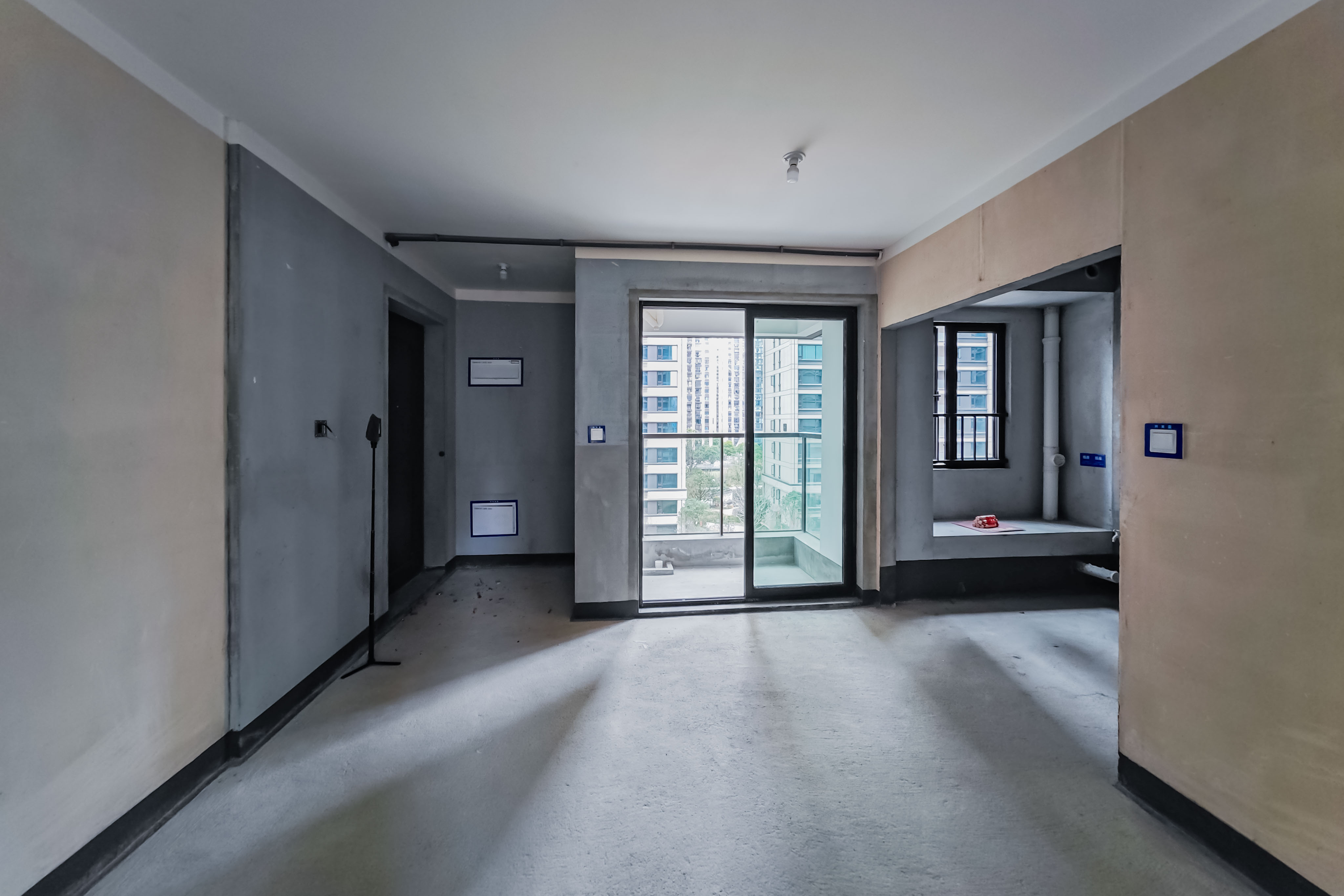 建发玖洲观澜  4室2厅2卫   225.00万其他