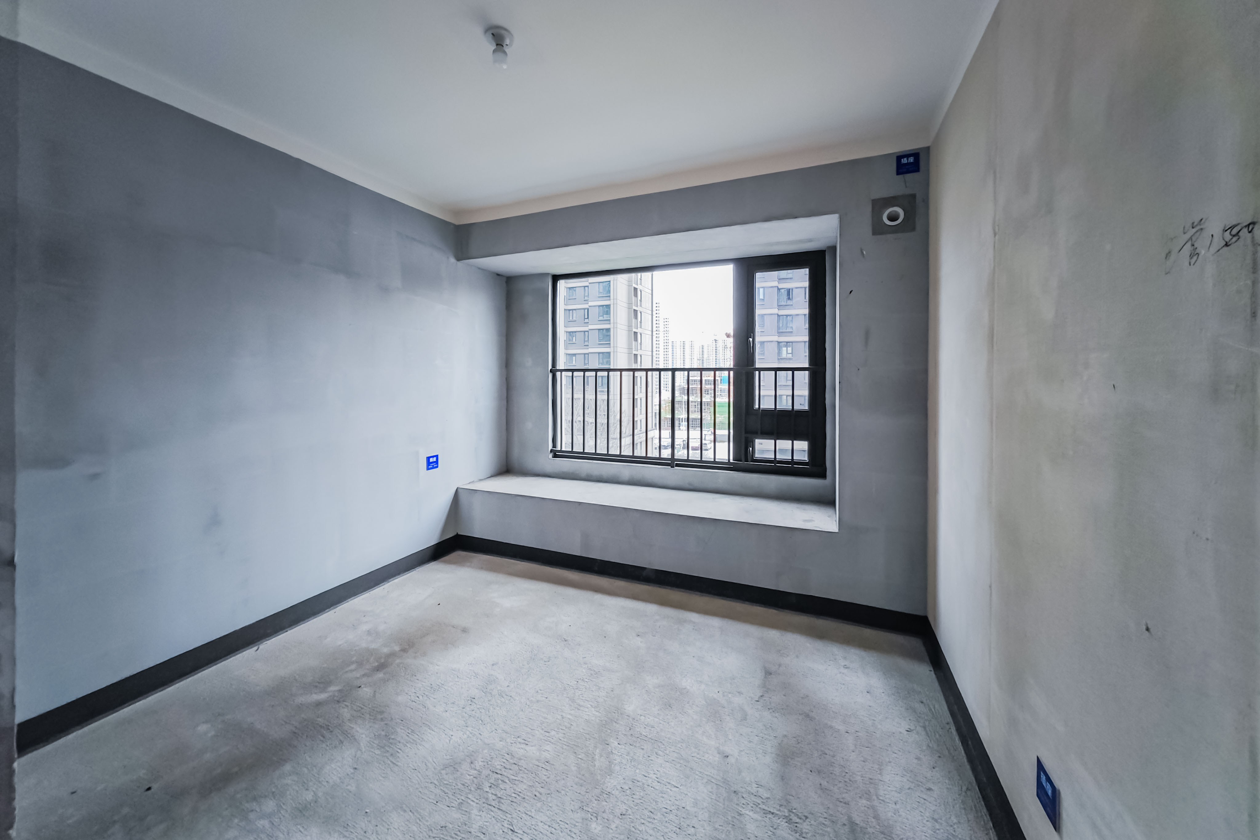建发玖洲观澜  4室2厅2卫   225.00万其他