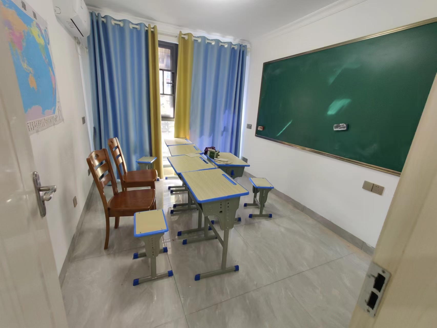 春藤小镇 4室2厅2卫 115.0万 春藤小镇 4室2厅2卫 115.0万室内图