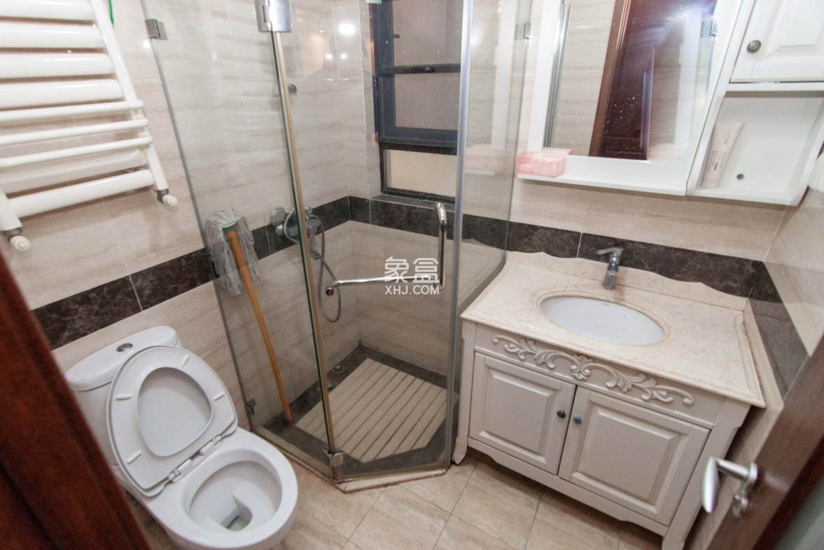 万科里梅溪郡  4室2厅2卫    228.0万 万科里梅溪郡  4室2厅2卫    228.0万卫生间