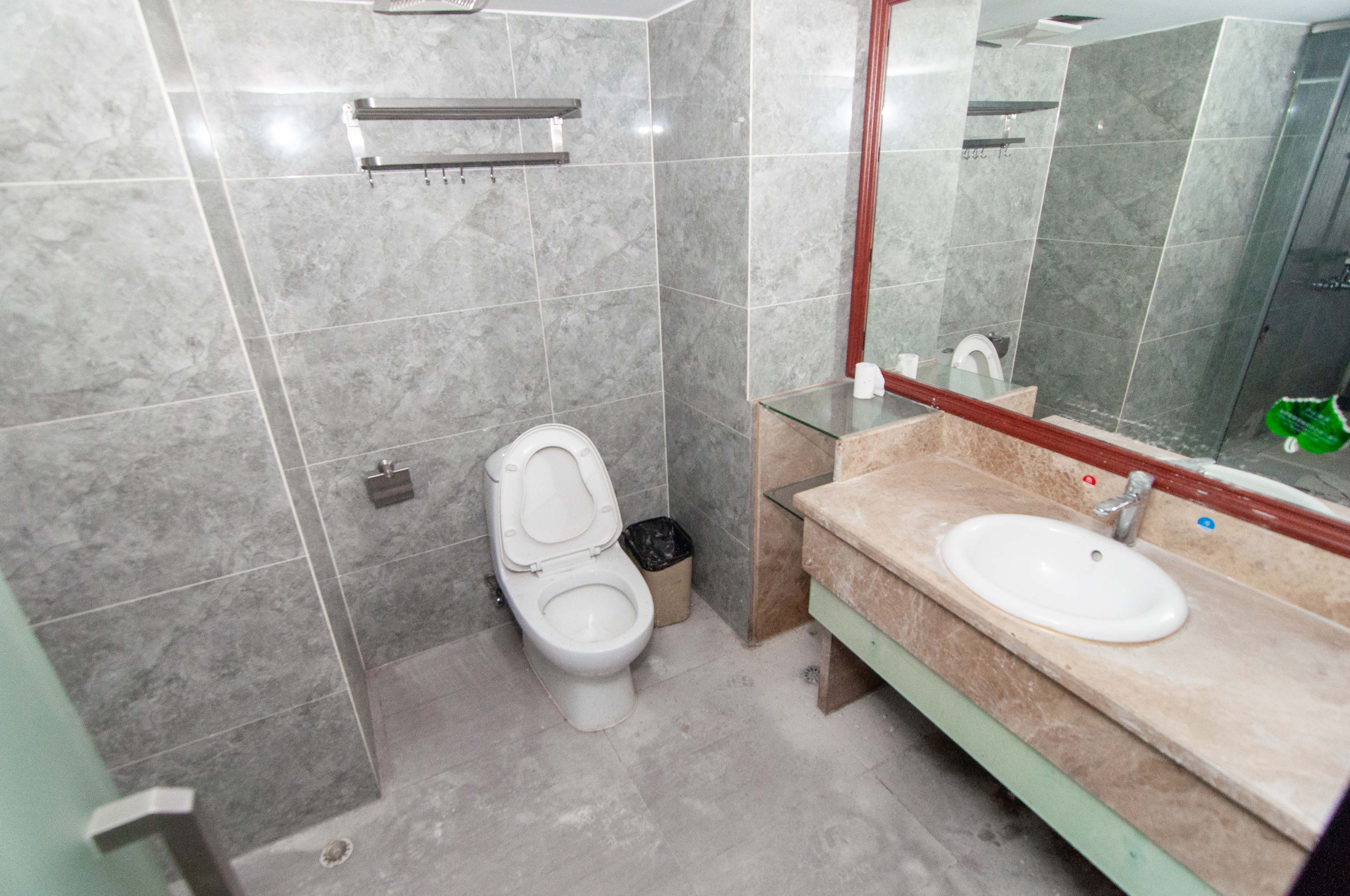 玛依拉山庄  1室1厅1卫    30.0万 玛依拉山庄  1室1厅1卫    30.0万卫生间