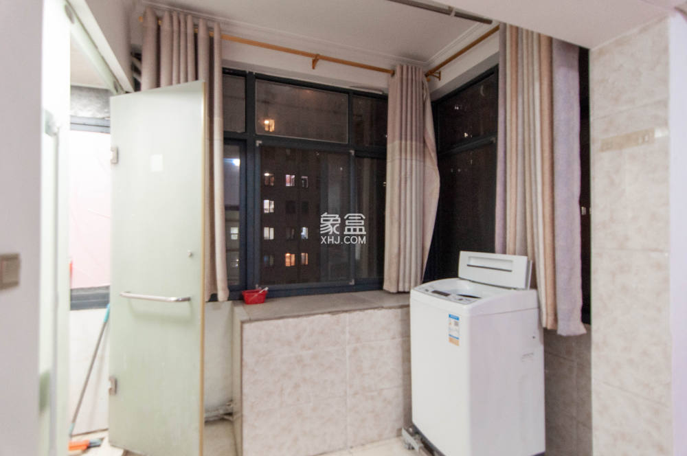 麓阳和景雅苑  4室2厅2卫   142.00万