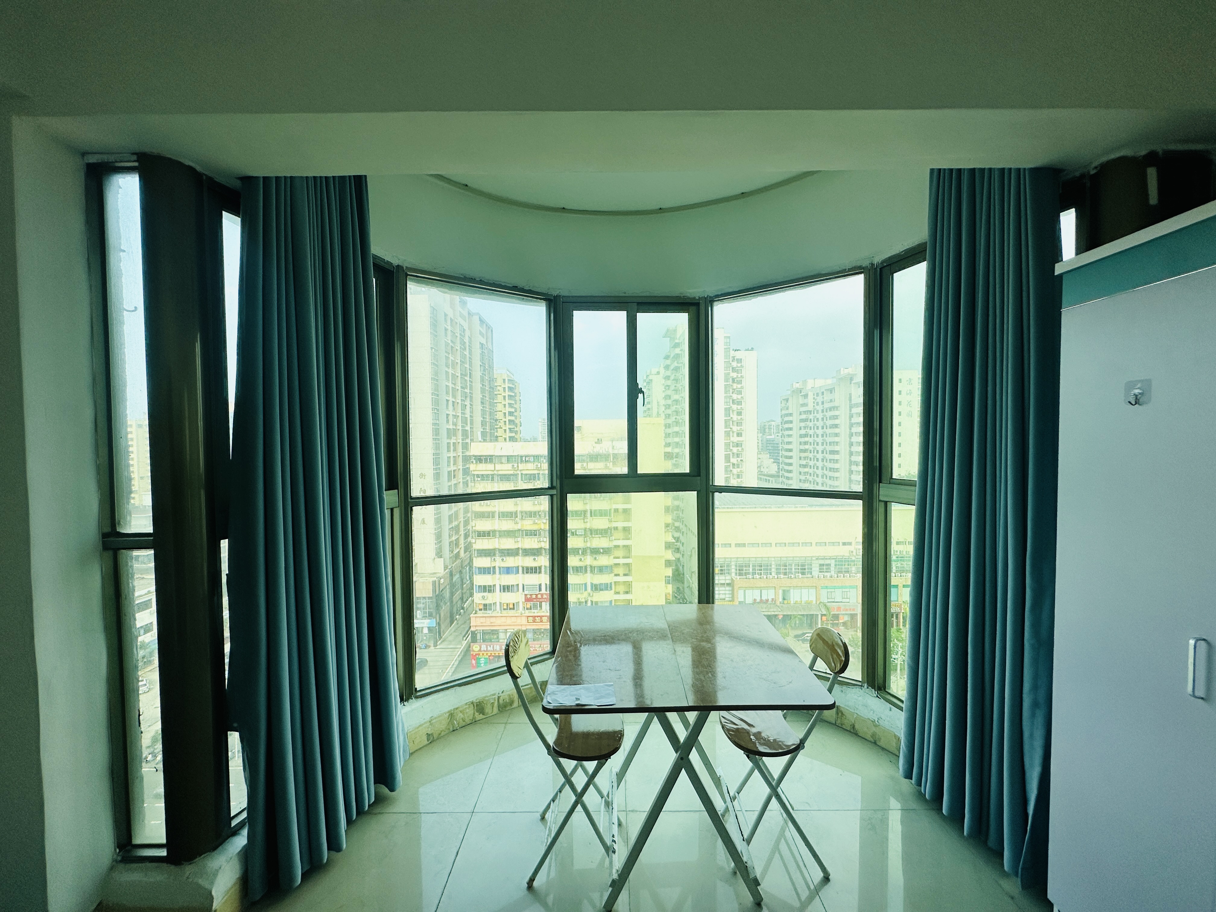 阳光假日公寓 1室0厅1卫 29.8万 阳光假日公寓 1室0厅1卫 29.8万阳台