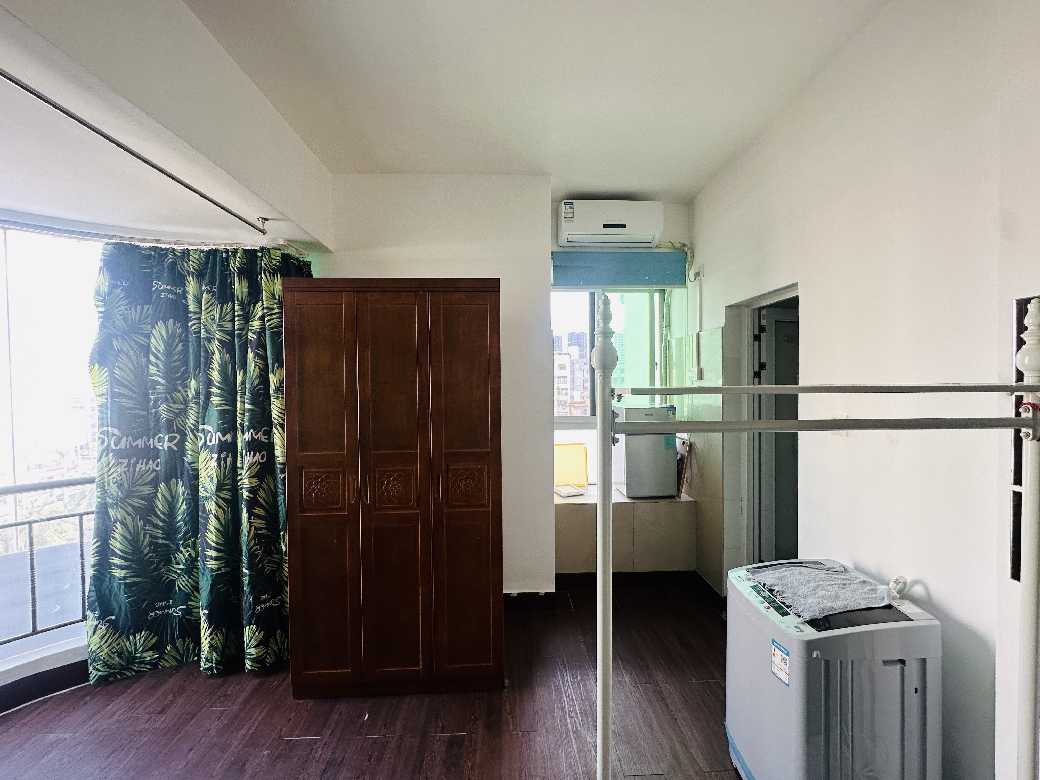 阳光假日公寓 1室0厅1卫 35.0万 阳光假日公寓 1室0厅1卫 35.0万客厅