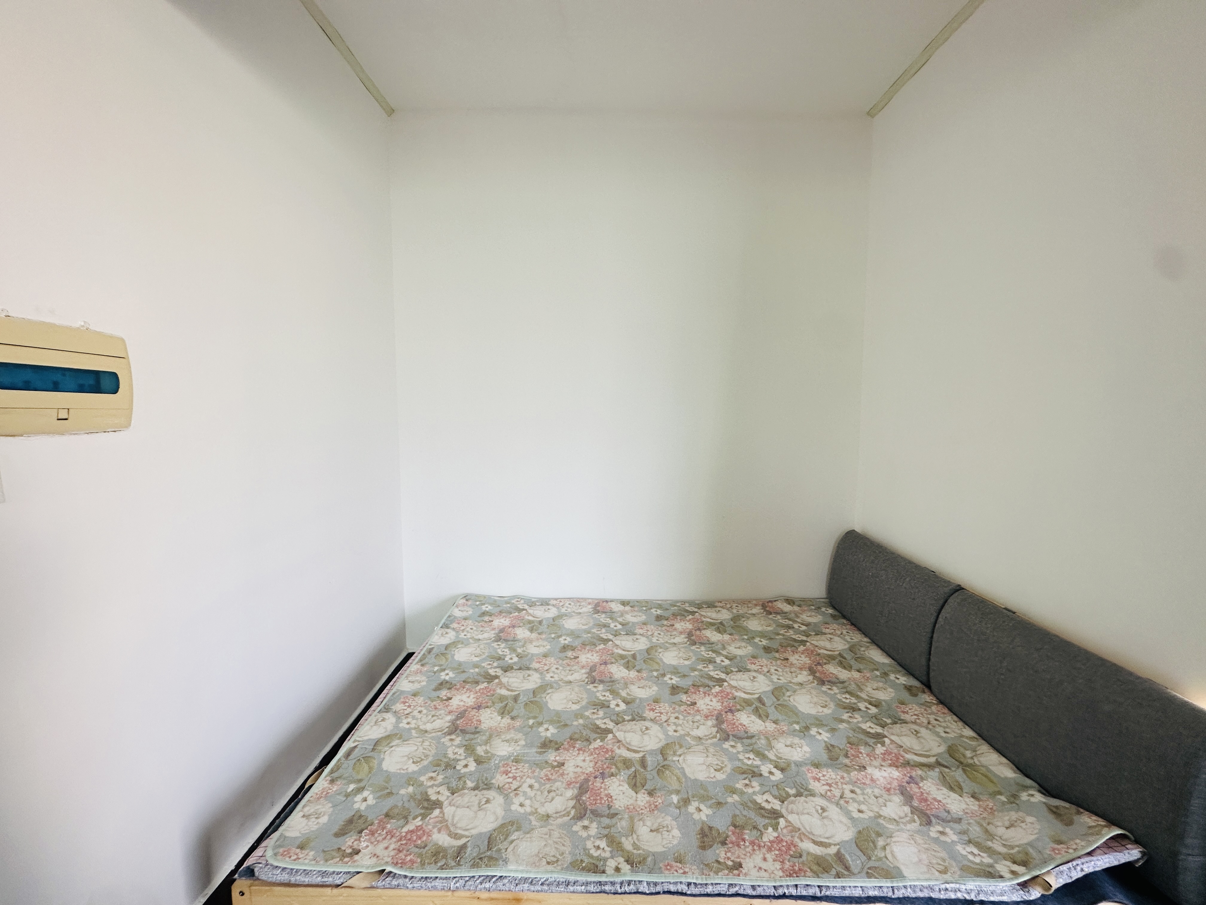 阳光假日公寓 1室0厅1卫 35.0万 阳光假日公寓 1室0厅1卫 35.0万卧室