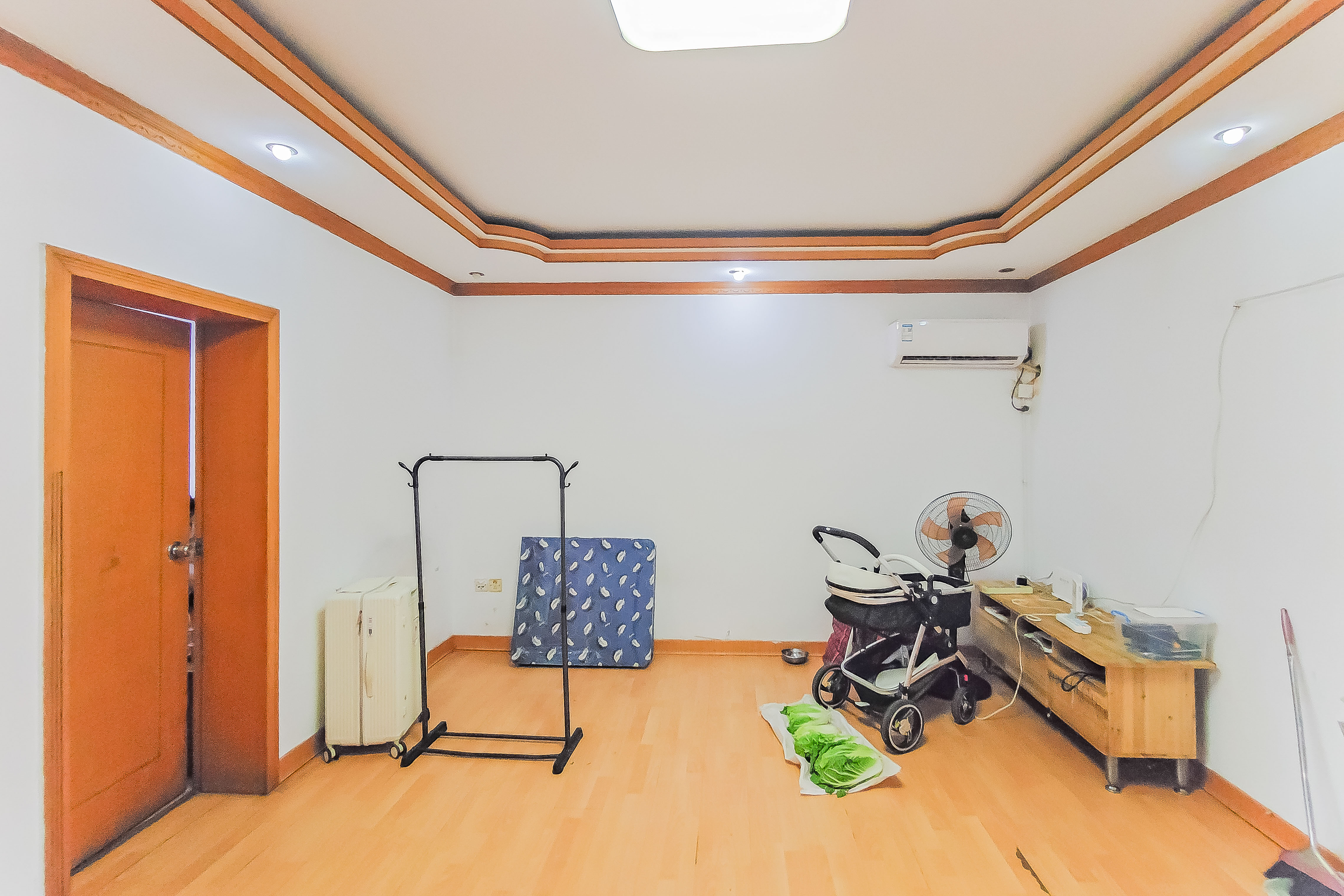 东瓜山一村  2室2厅1卫   40.00万客厅