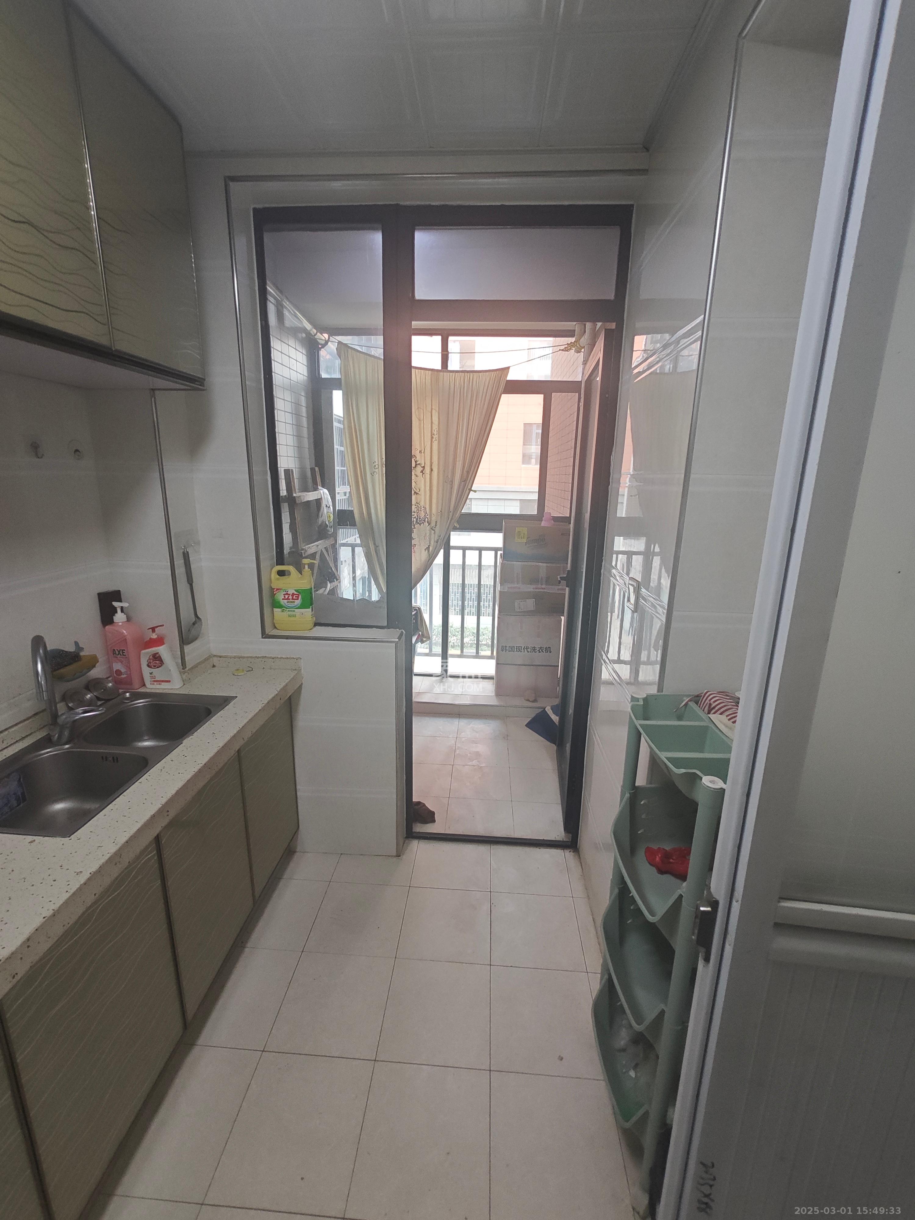 长房南屏锦源 3室2厅2卫 2300.0元/月 长房南屏锦源 3室2厅2卫 2300.0元/月室内图