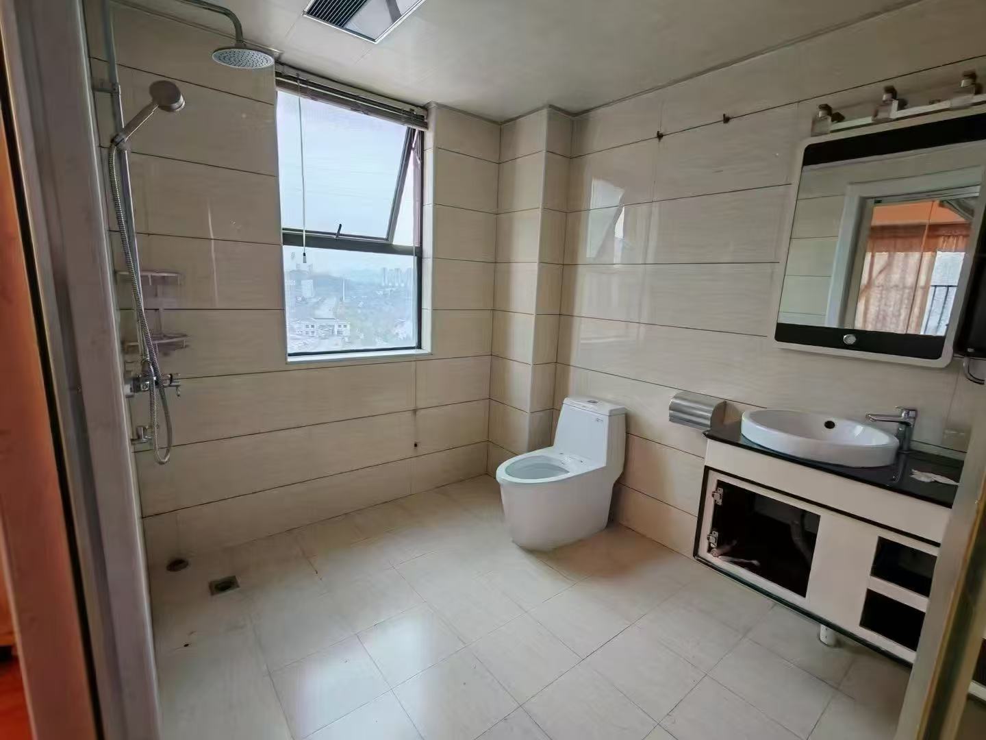 湾田家园 3室2厅2卫 63.8万 湾田家园 3室2厅2卫 63.8万客厅