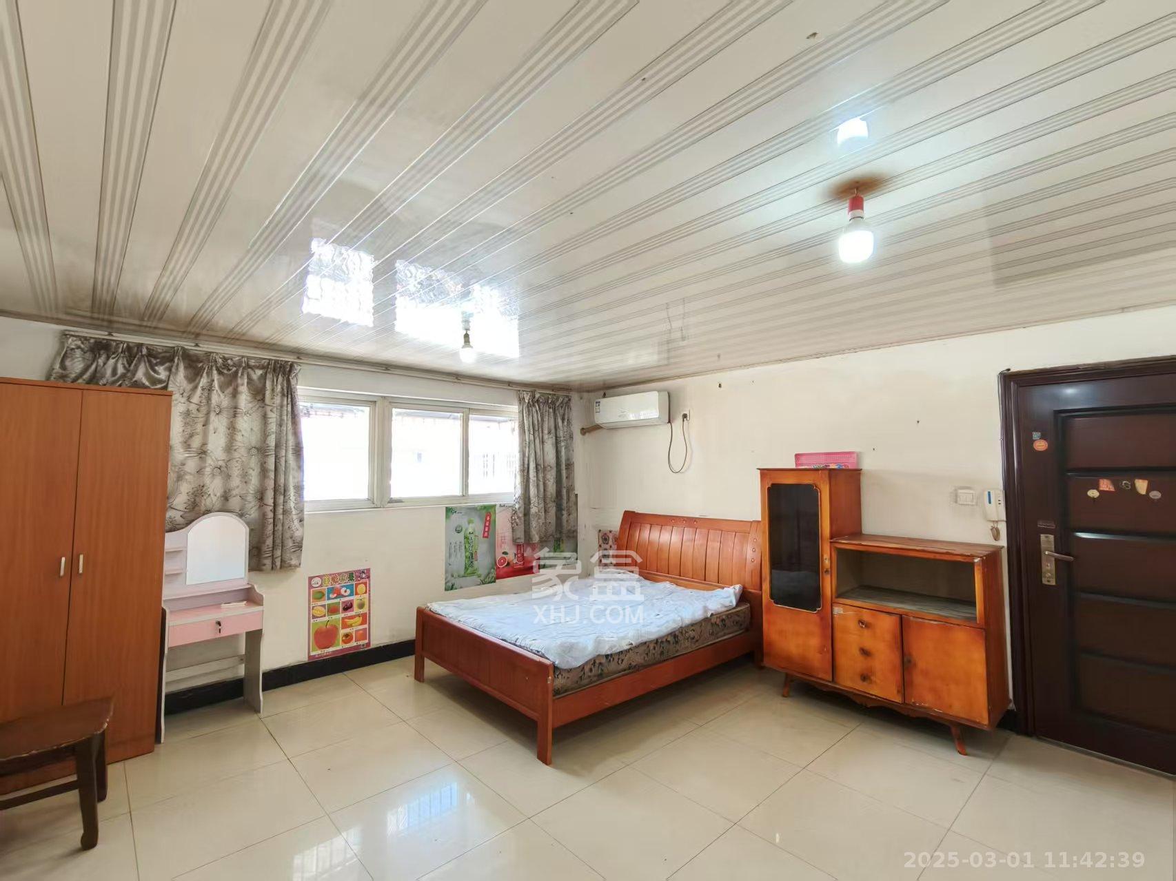 枫树小区 1室1厅1卫 900.0元/月 枫树小区 1室1厅1卫 900.0元/月室内图