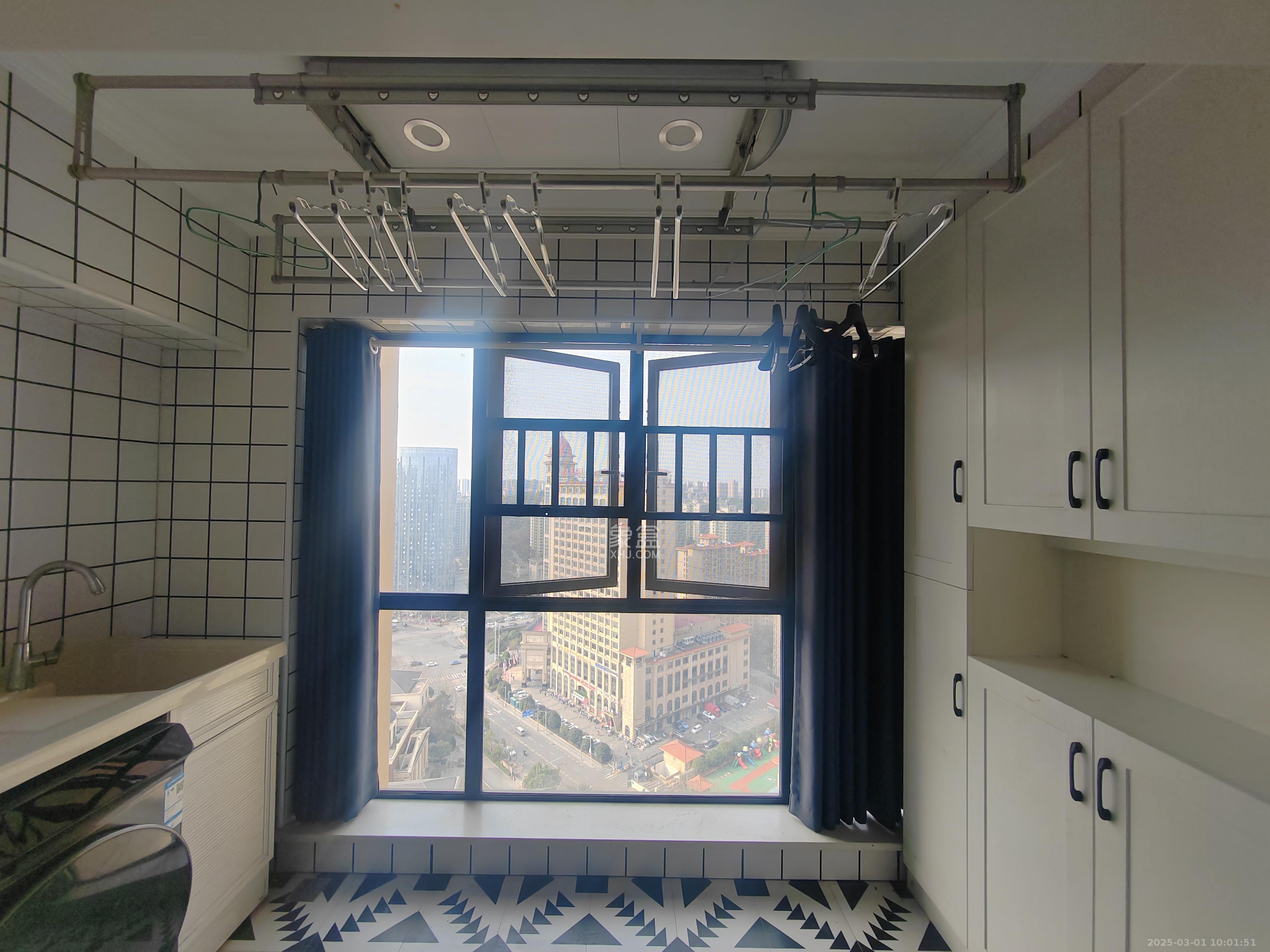 保利城(中航城国际社区、郡原美村) 3室2厅2卫 2500.0元/月 保利城(中航城国际社区、郡原美村) 3室2厅2卫 2500.0元/月室内图