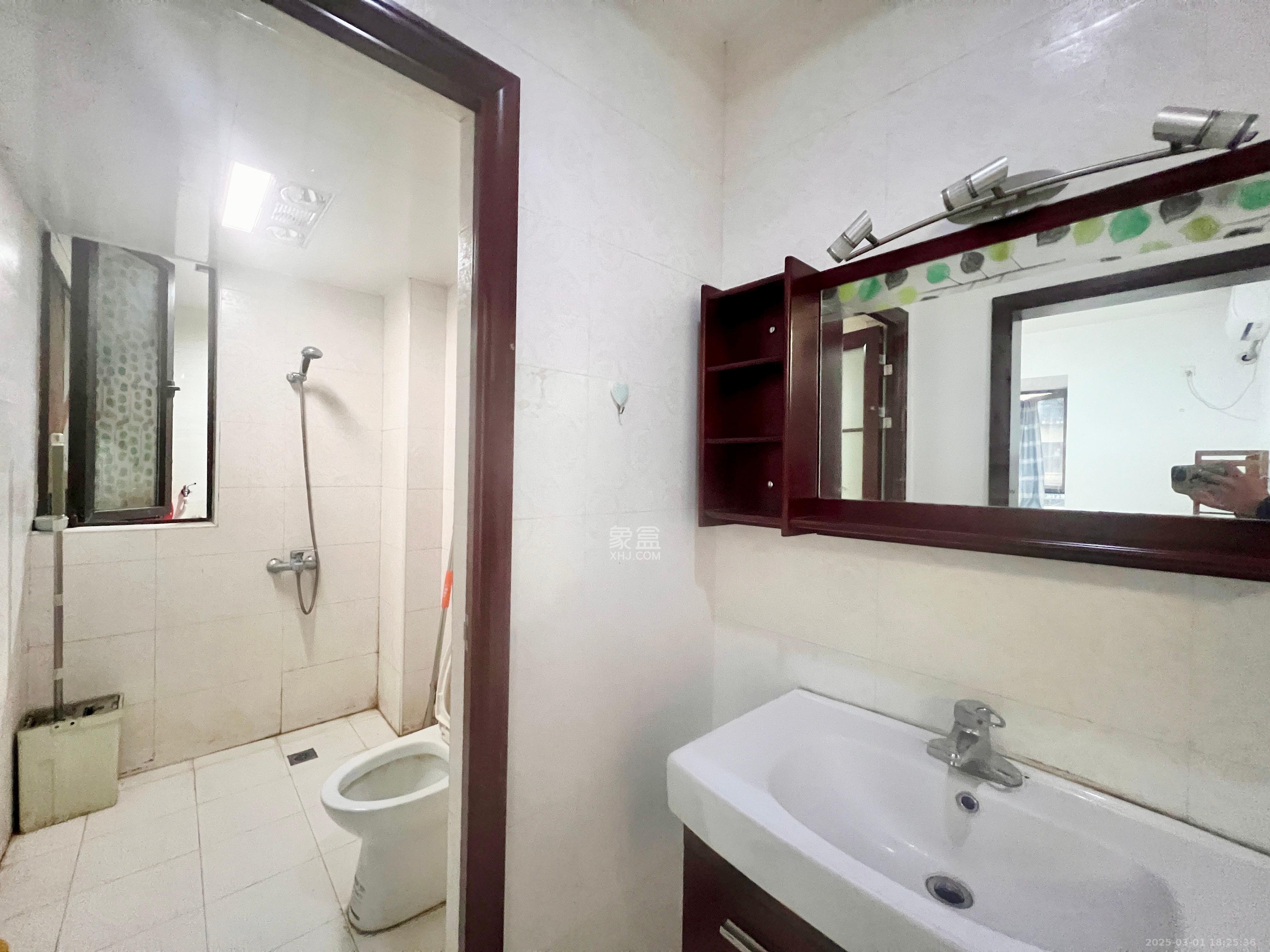 保利麓谷林语D区 3室2厅2卫 2700.0元/月 保利麓谷林语D区 3室2厅2卫 2700.0元/月室内图