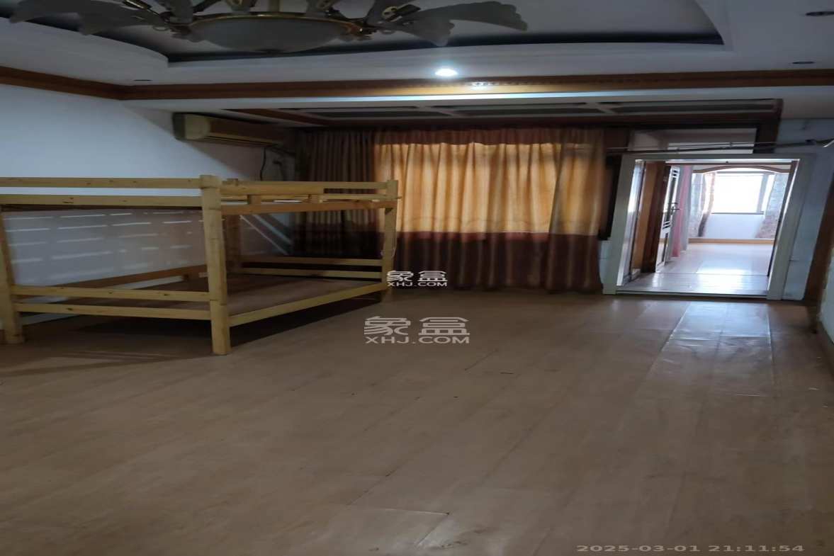 湖南大剧院 4室2厅1卫 2200.0元/月 湖南大剧院 4室2厅1卫 2200.0元/月室内图