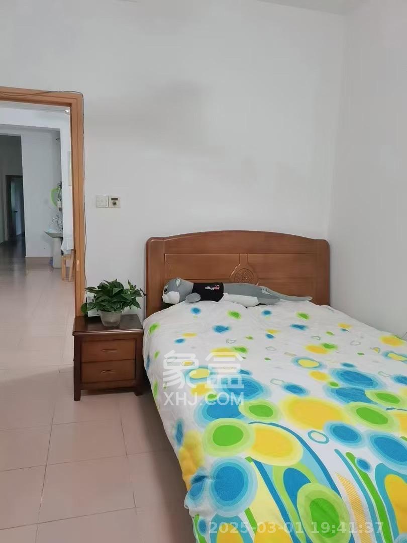 清水塘社区电信宿舍 1室2厅1卫 2800.0元/月 清水塘社区电信宿舍 1室2厅1卫 2800.0元/月室内图