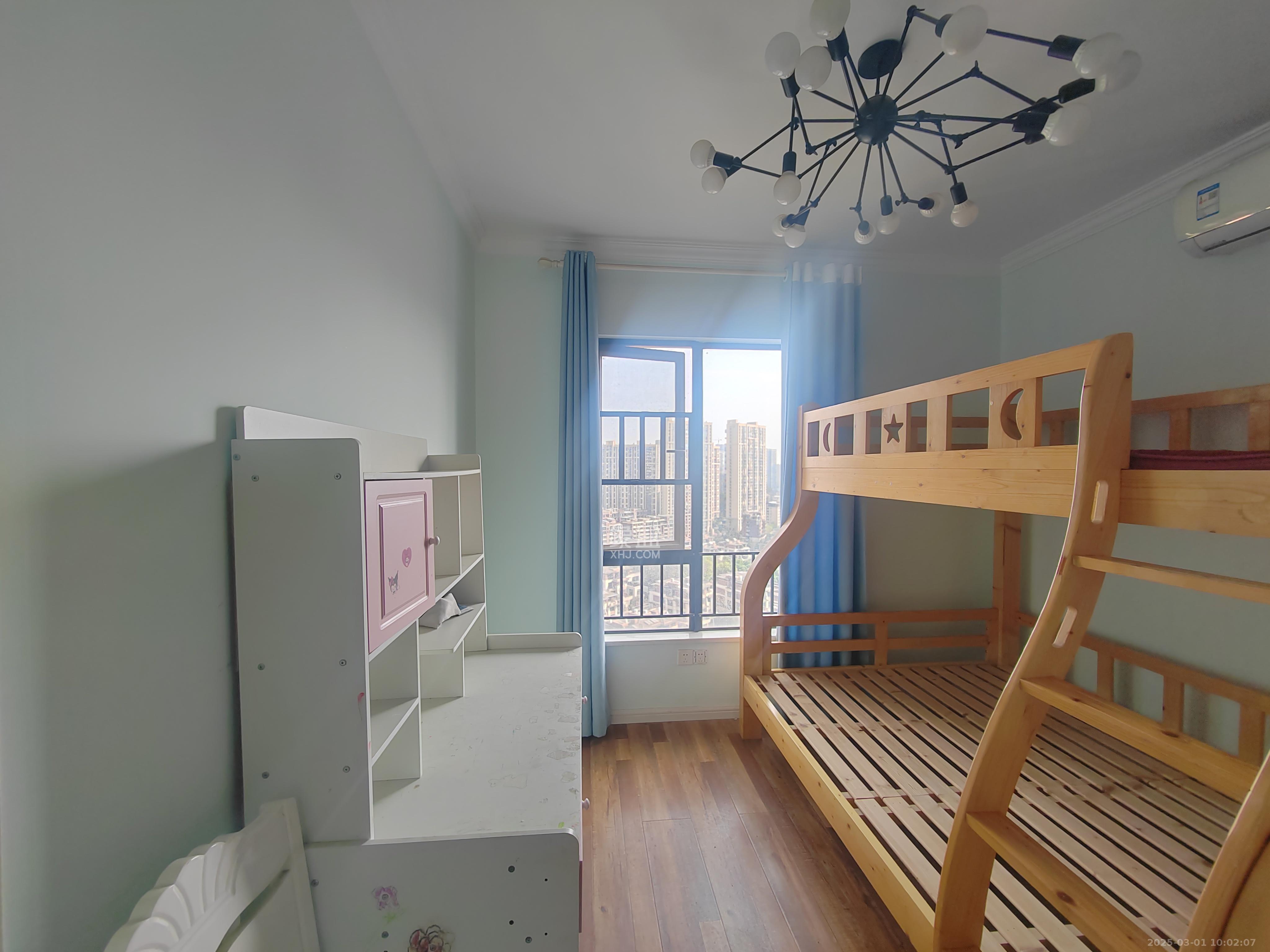 保利城(中航城国际社区、郡原美村) 3室2厅2卫 2500.0元/月 保利城(中航城国际社区、郡原美村) 3室2厅2卫 2500.0元/月室内图