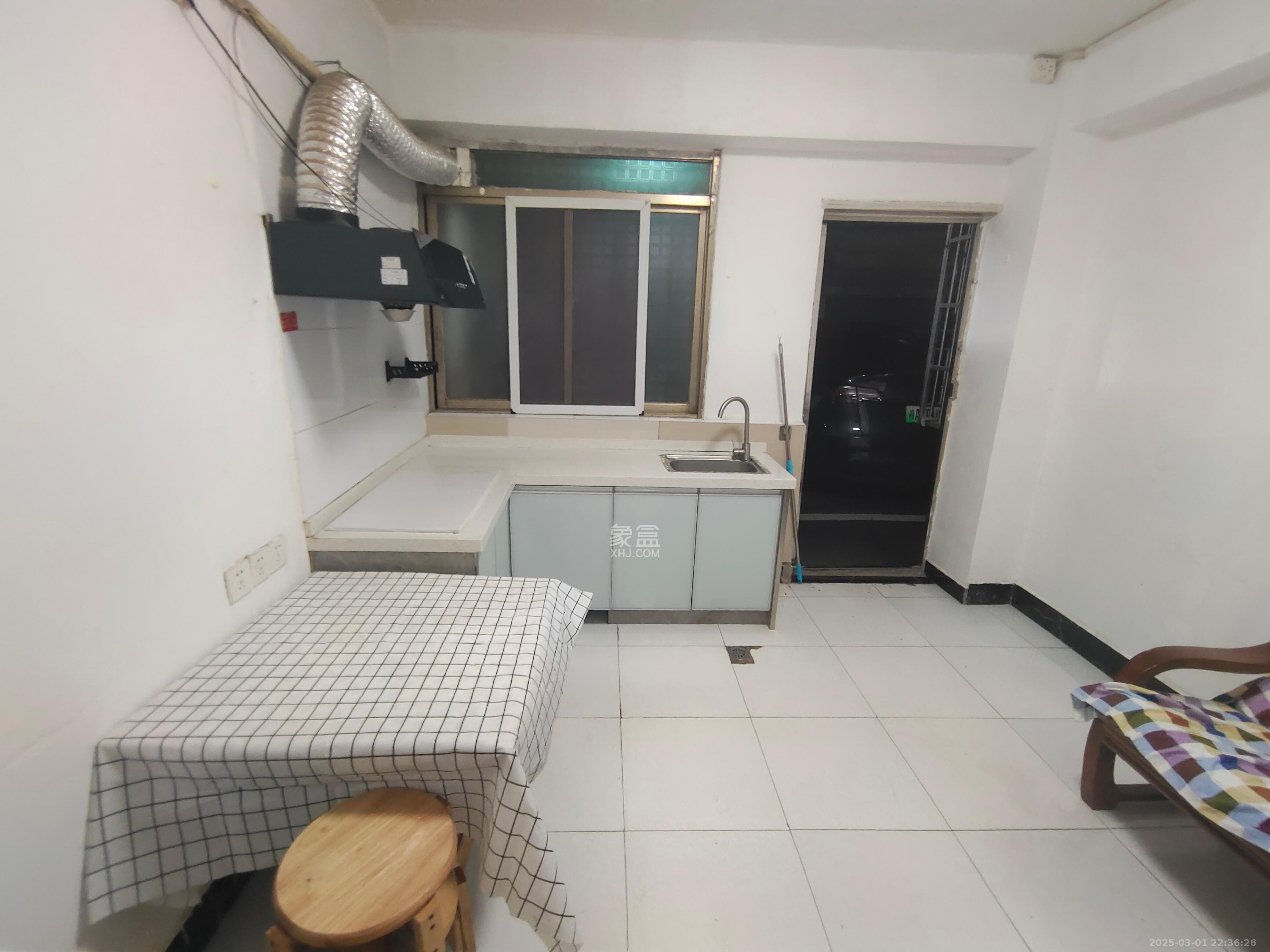 长沙县公路管理局单位房  1室1厅1卫    1100.0元/月室内图