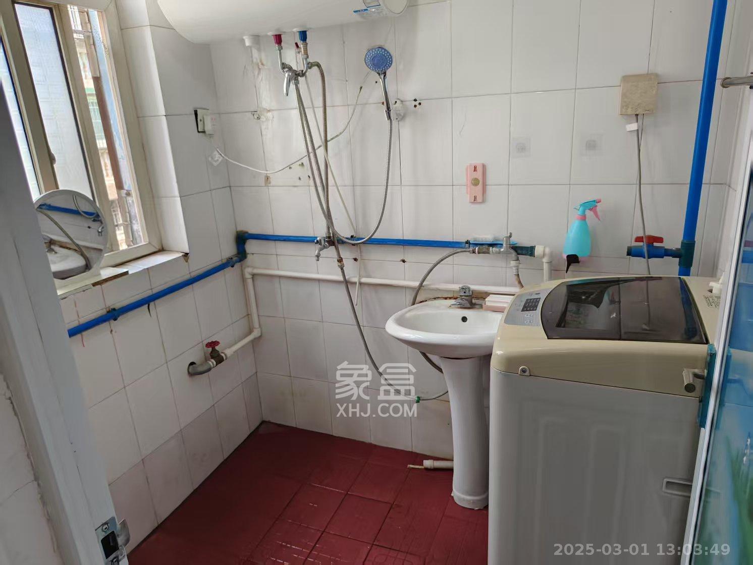 德政园 2室1厅1卫 1300.0元/月 德政园 2室1厅1卫 1300.0元/月室内图