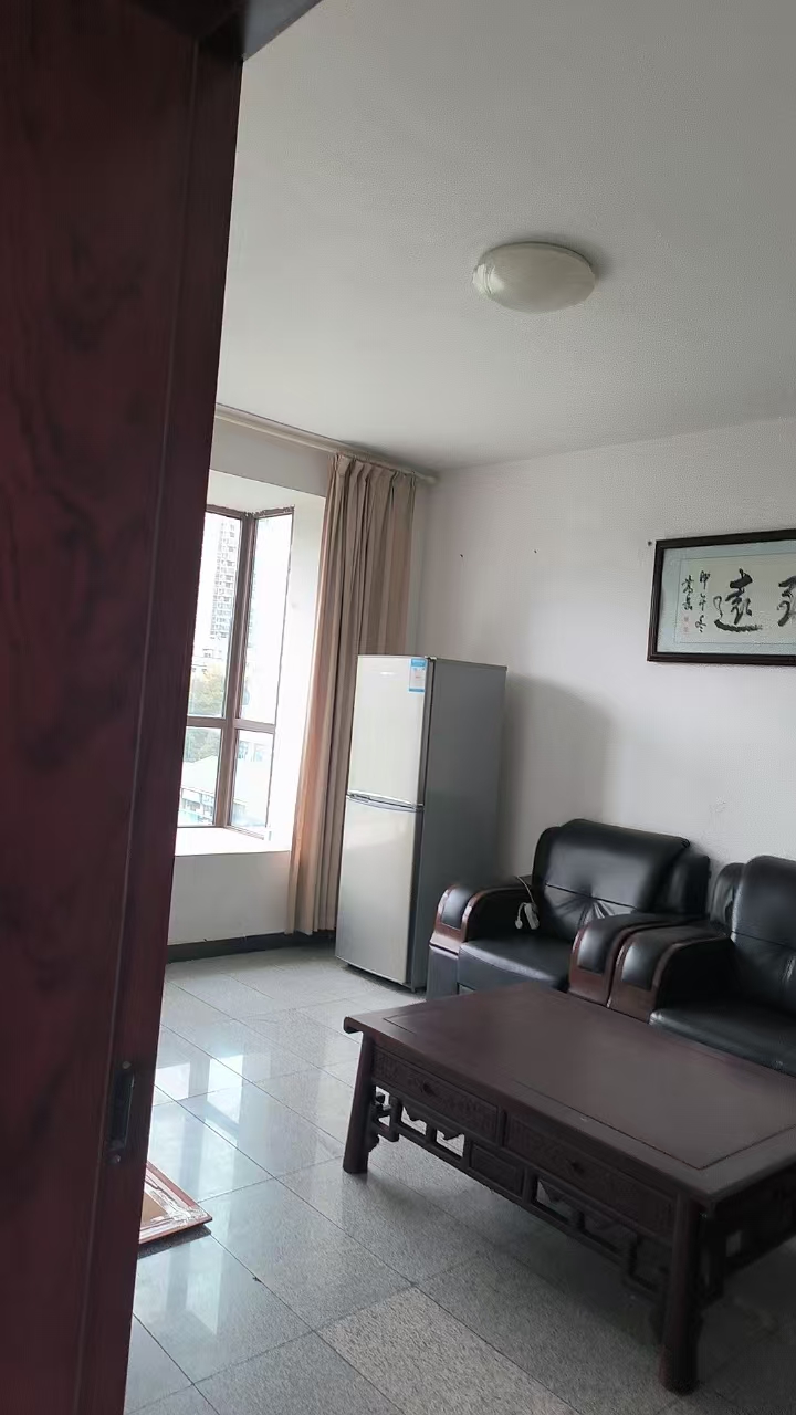 粮运大厦  4室1厅1卫    2200.0元/月室内图