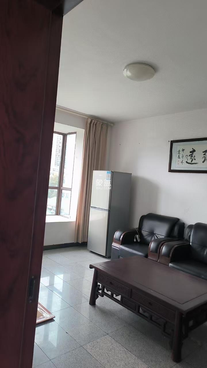 粮运大厦 4室1厅1卫 2200.0元/月 粮运大厦 4室1厅1卫 2200.0元/月室内图