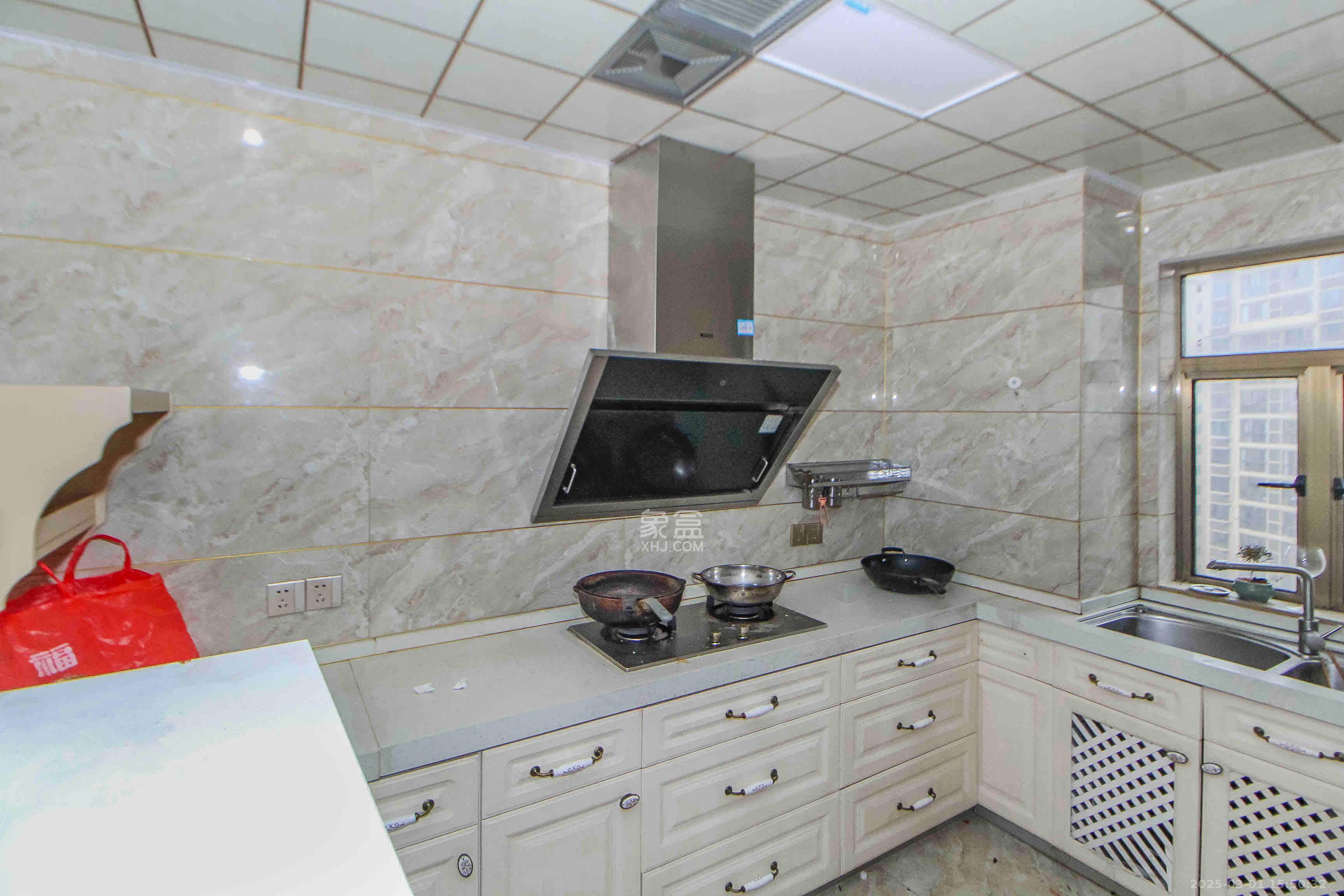 江山帝景哈佛  4室2厅2卫    3000.0元/月室内图