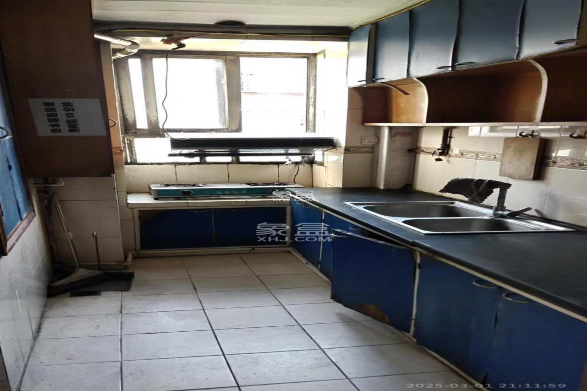 湖南大剧院 4室2厅1卫 2200.0元/月 湖南大剧院 4室2厅1卫 2200.0元/月室内图