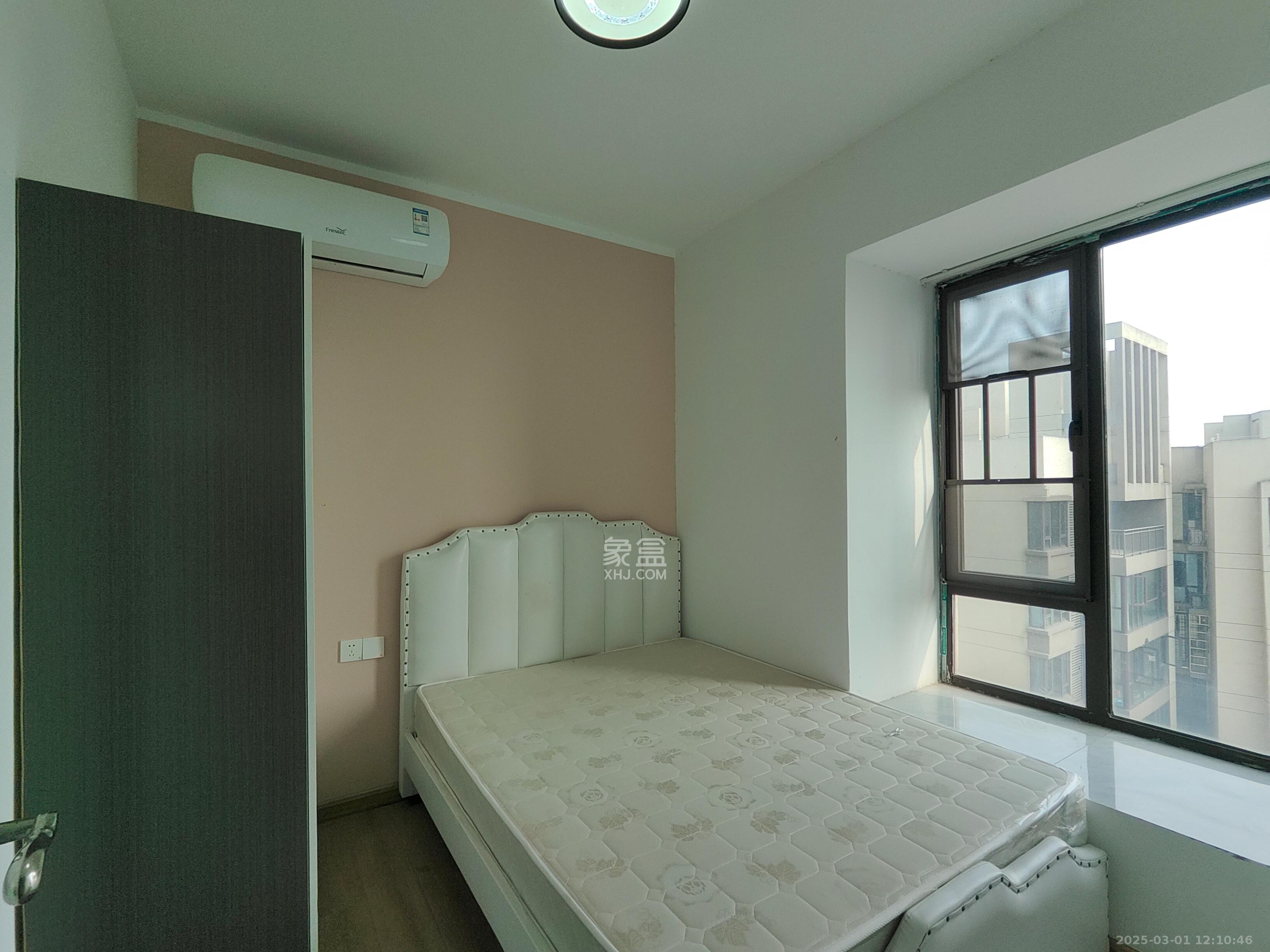 长燃润和天地(长润小区印湘江) 4室2厅2卫 2300.0元/月 长燃润和天地(长润小区印湘江) 4室2厅2卫 2300.0元/月室内图