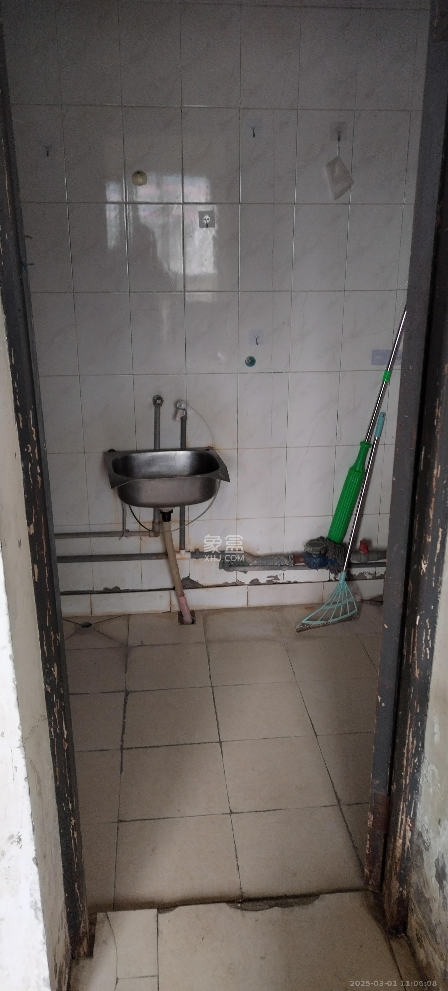 红星糖酒城 8室1厅1卫 1000.0元/月 红星糖酒城 8室1厅1卫 1000.0元/月室内图