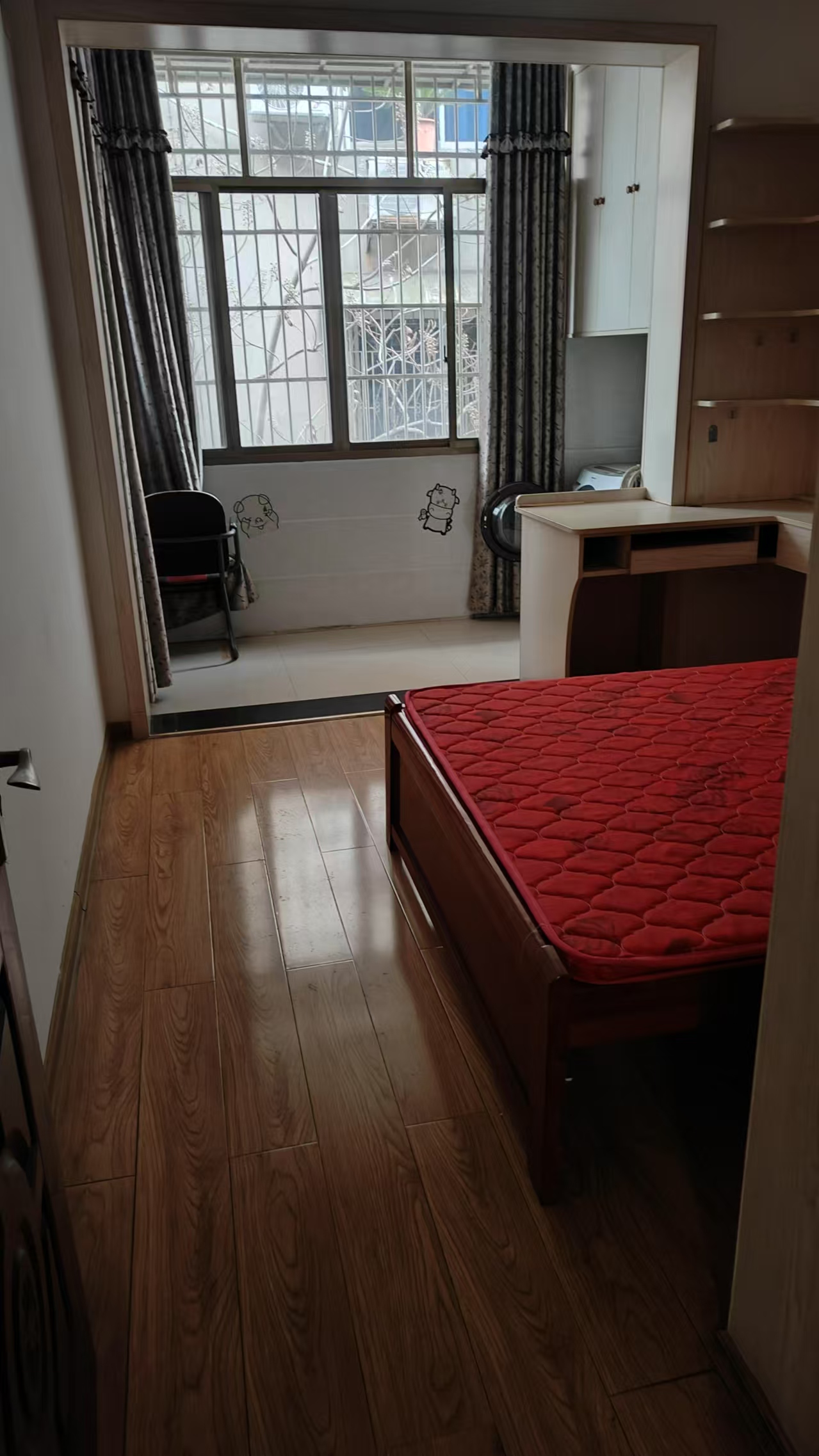 栗公港社区 2室1厅1卫 800.0元/月 栗公港社区 2室1厅1卫 800.0元/月室内图