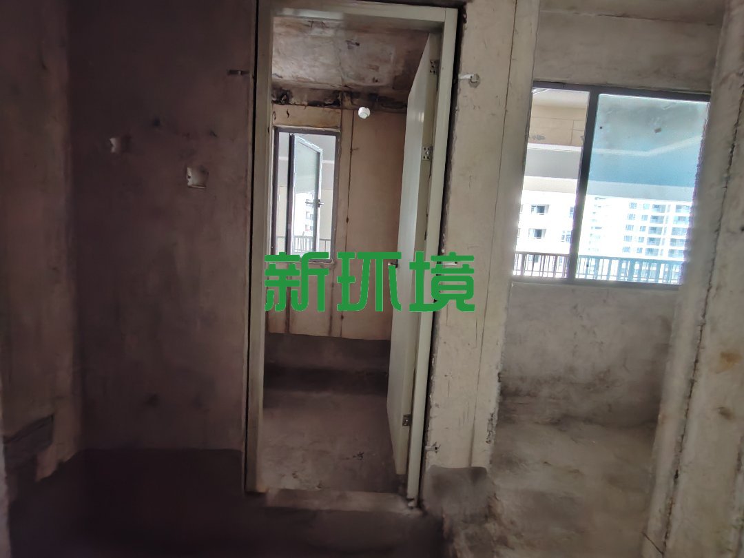 机器人欢乐城  3室2厅2卫   61.80万客厅