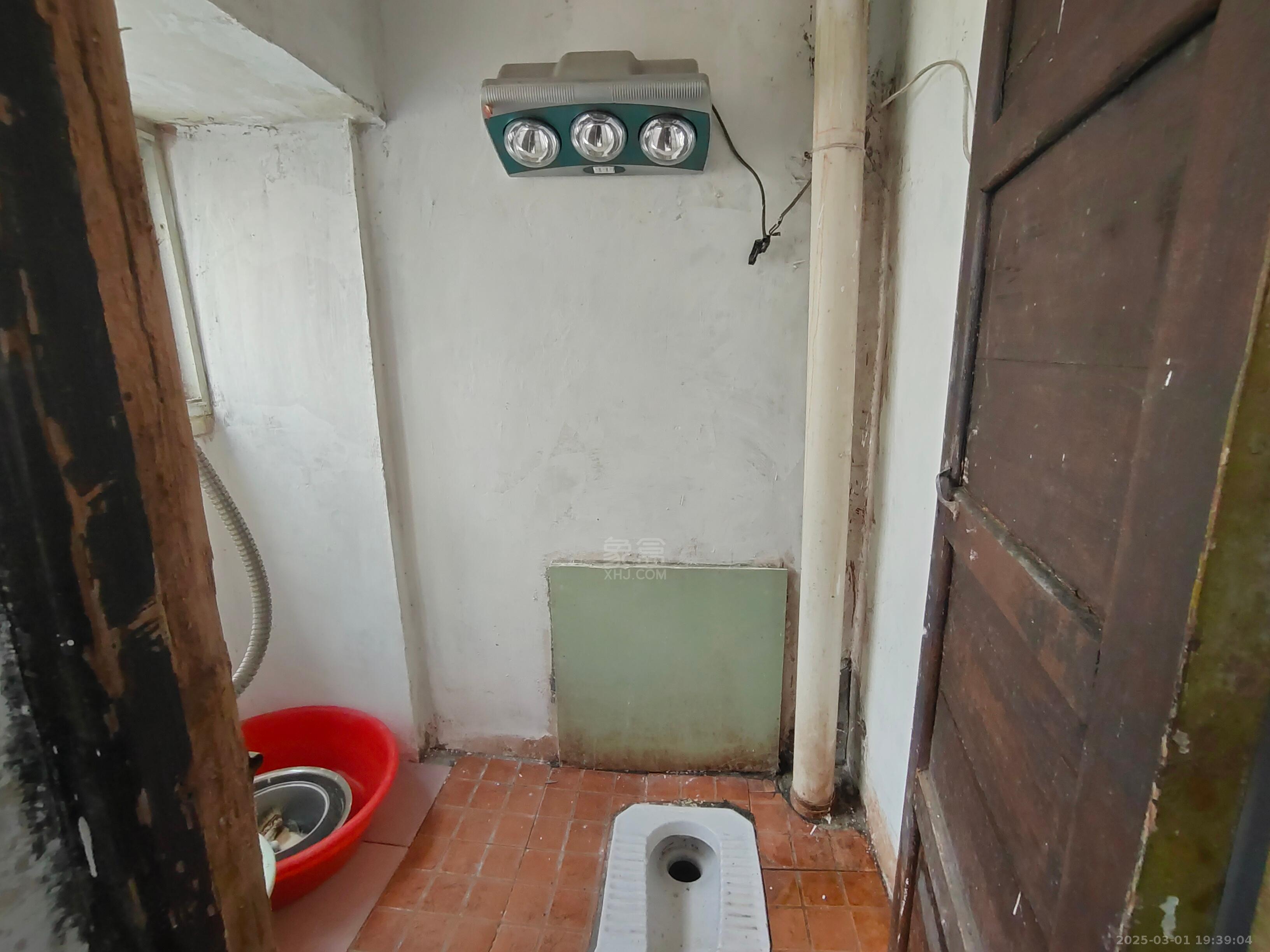 市建小区 2室1厅1卫 700.0元/月 市建小区 2室1厅1卫 700.0元/月室内图