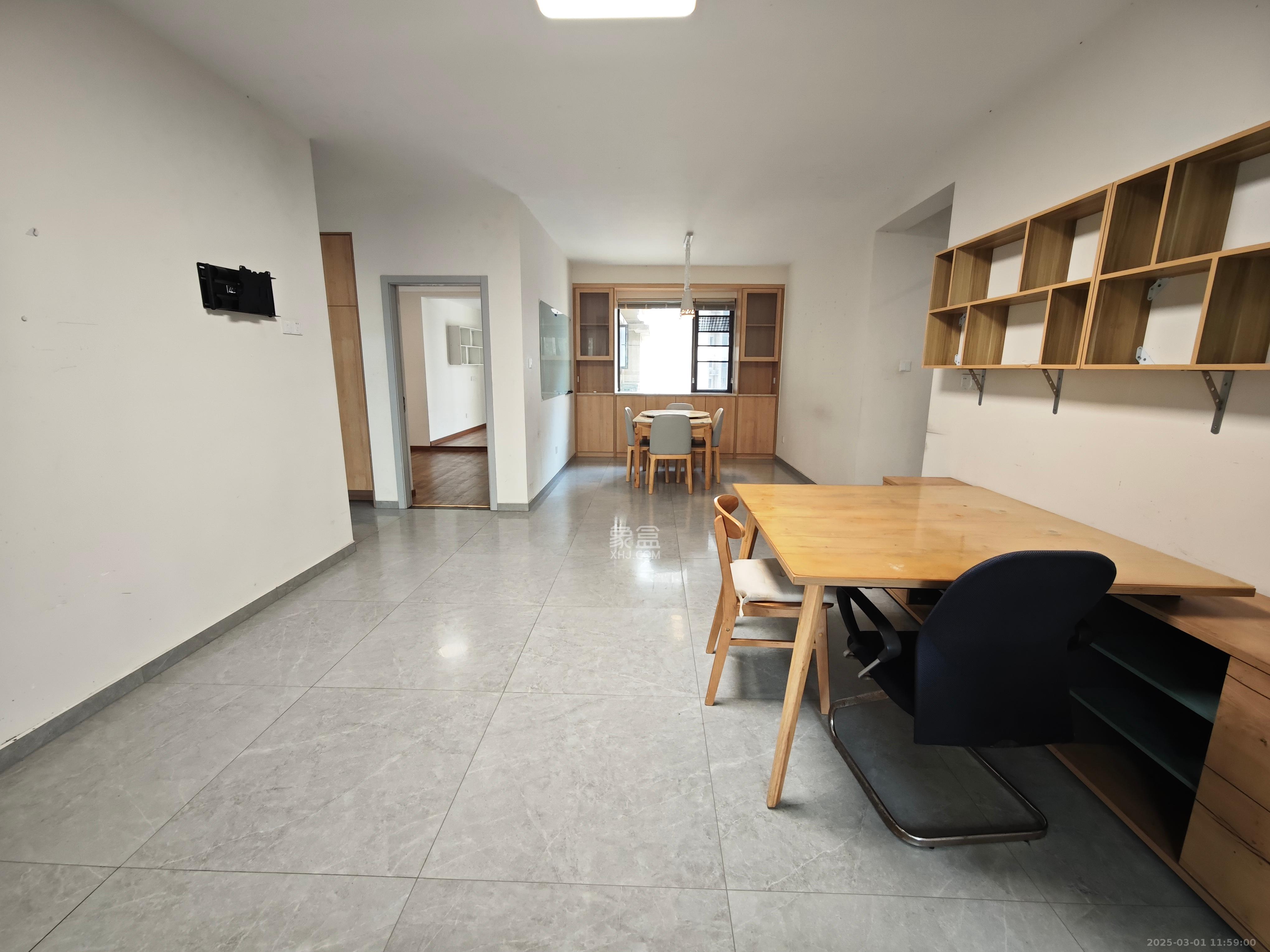 和泓梅溪四季  4室2厅2卫   3200.00元/月室内图
