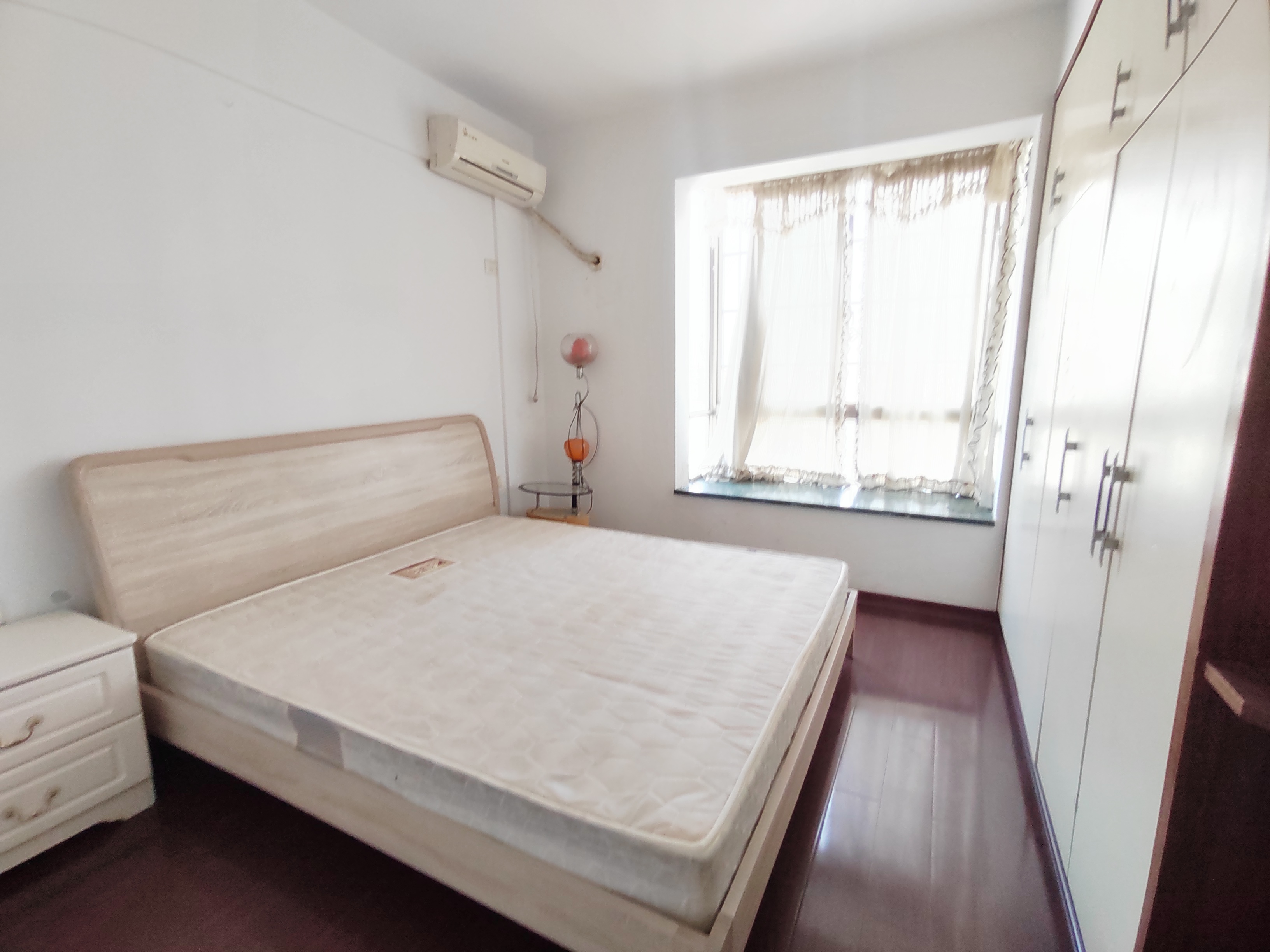 四海大厦 2室2厅2卫 1700.0元/月 四海大厦 2室2厅2卫 1700.0元/月室内图