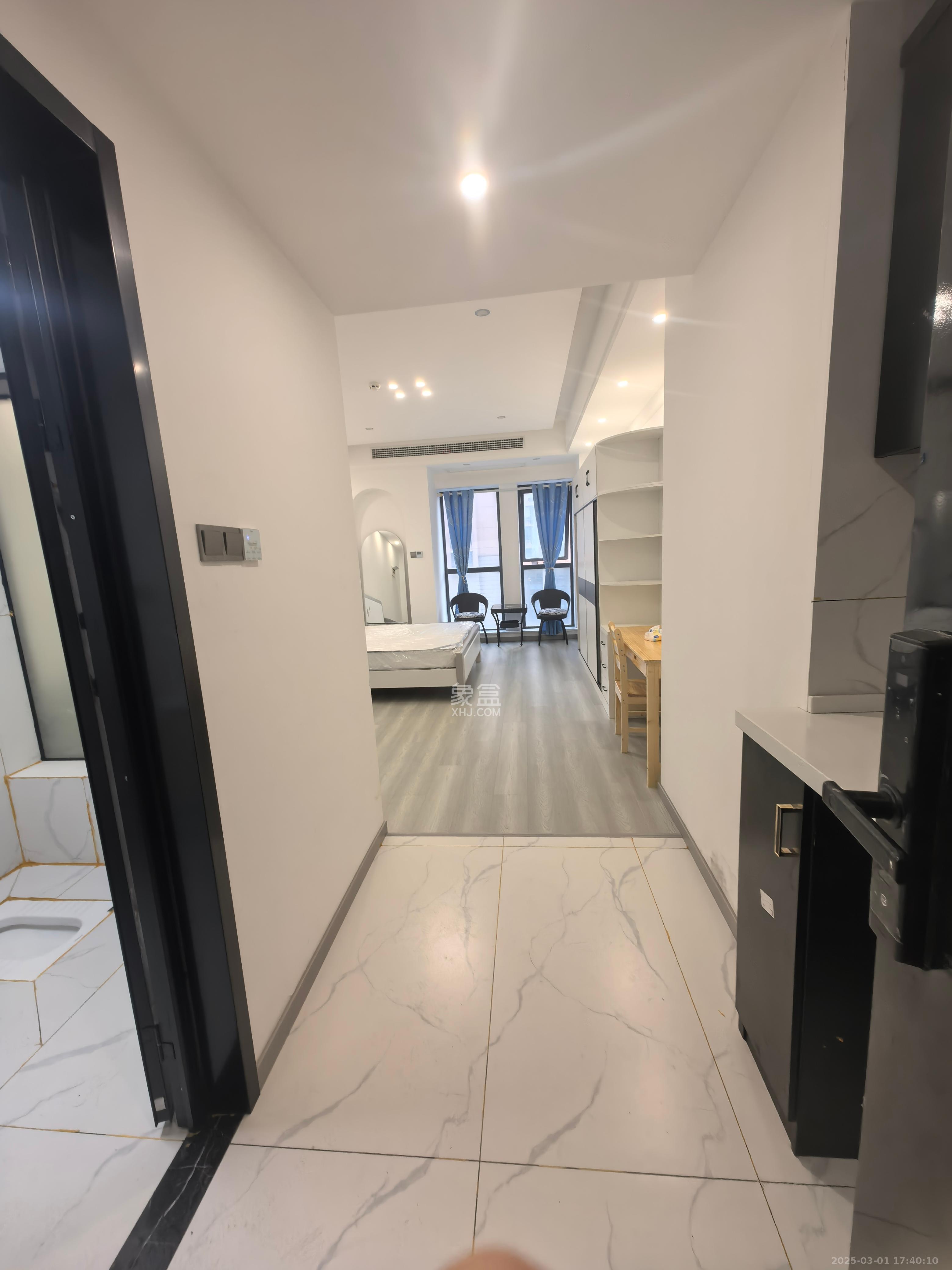 新世界广场 1室1厅1卫 1500.0元/月 新世界广场 1室1厅1卫 1500.0元/月室内图