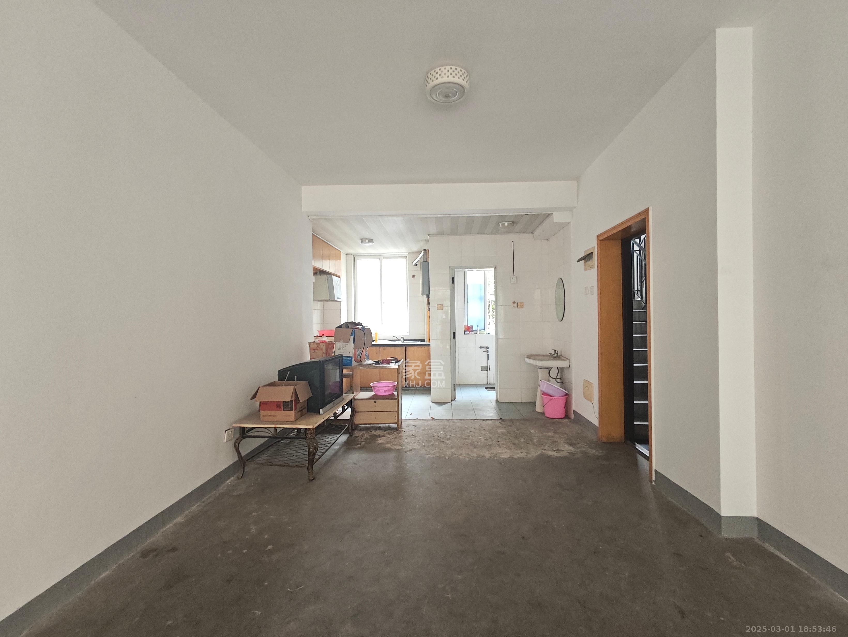 星城国际 4室2厅1卫 1800.0元/月 星城国际 4室2厅1卫 1800.0元/月室内图