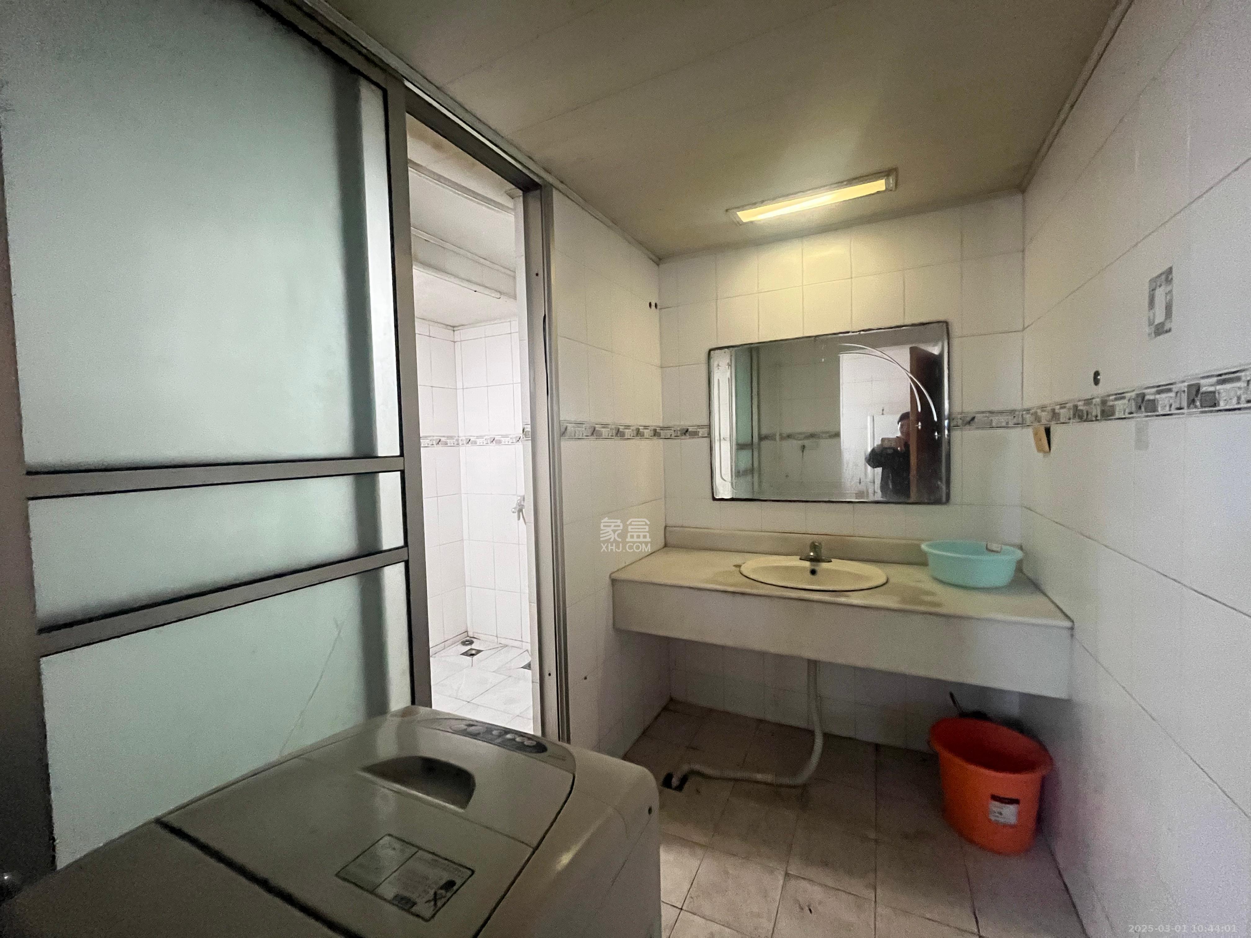 富绿山庄 3室2厅2卫 2000.0元/月 富绿山庄 3室2厅2卫 2000.0元/月室内图