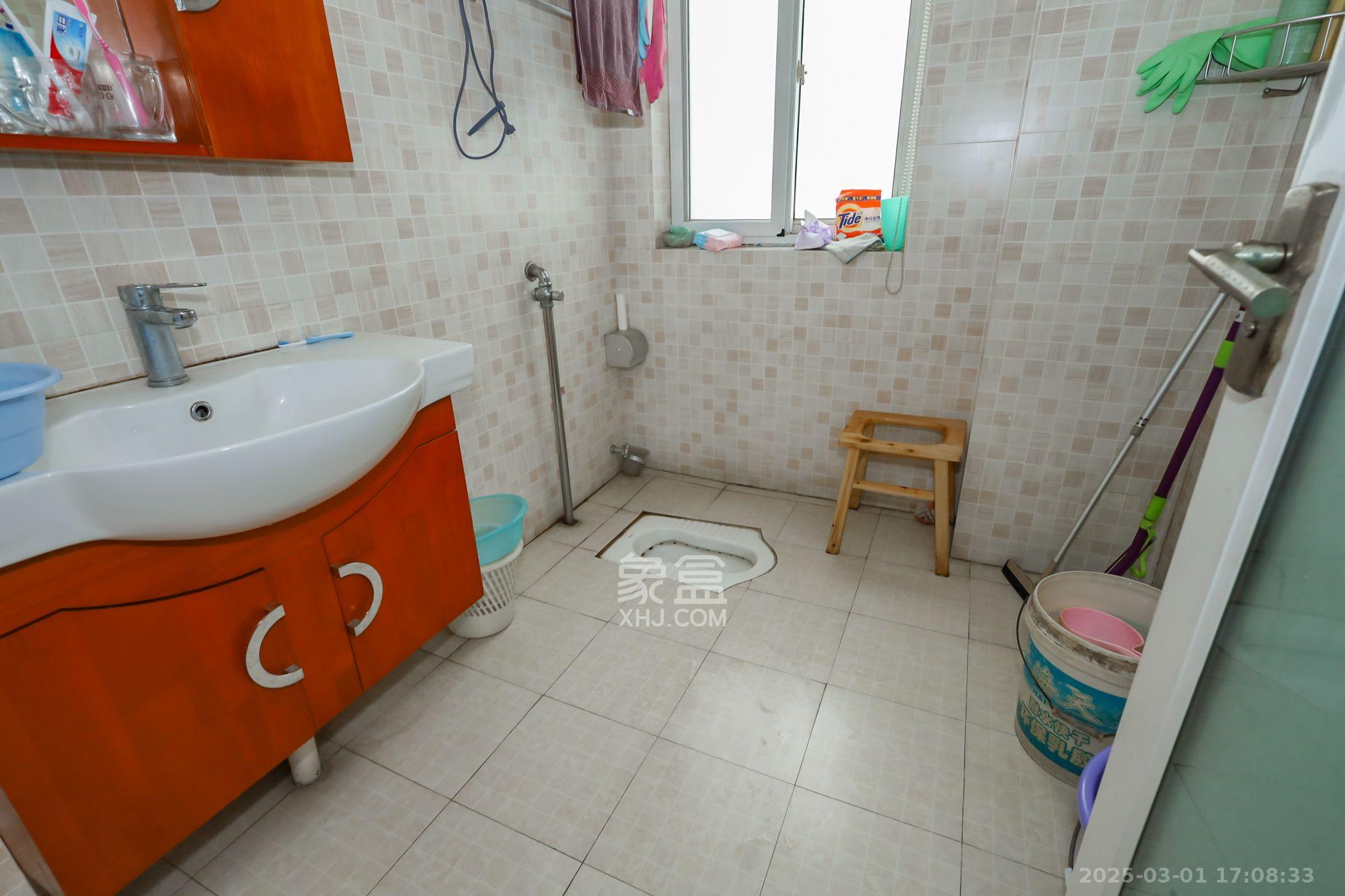 长房西郡 3室2厅1卫 2400.0元/月 长房西郡 3室2厅1卫 2400.0元/月室内图