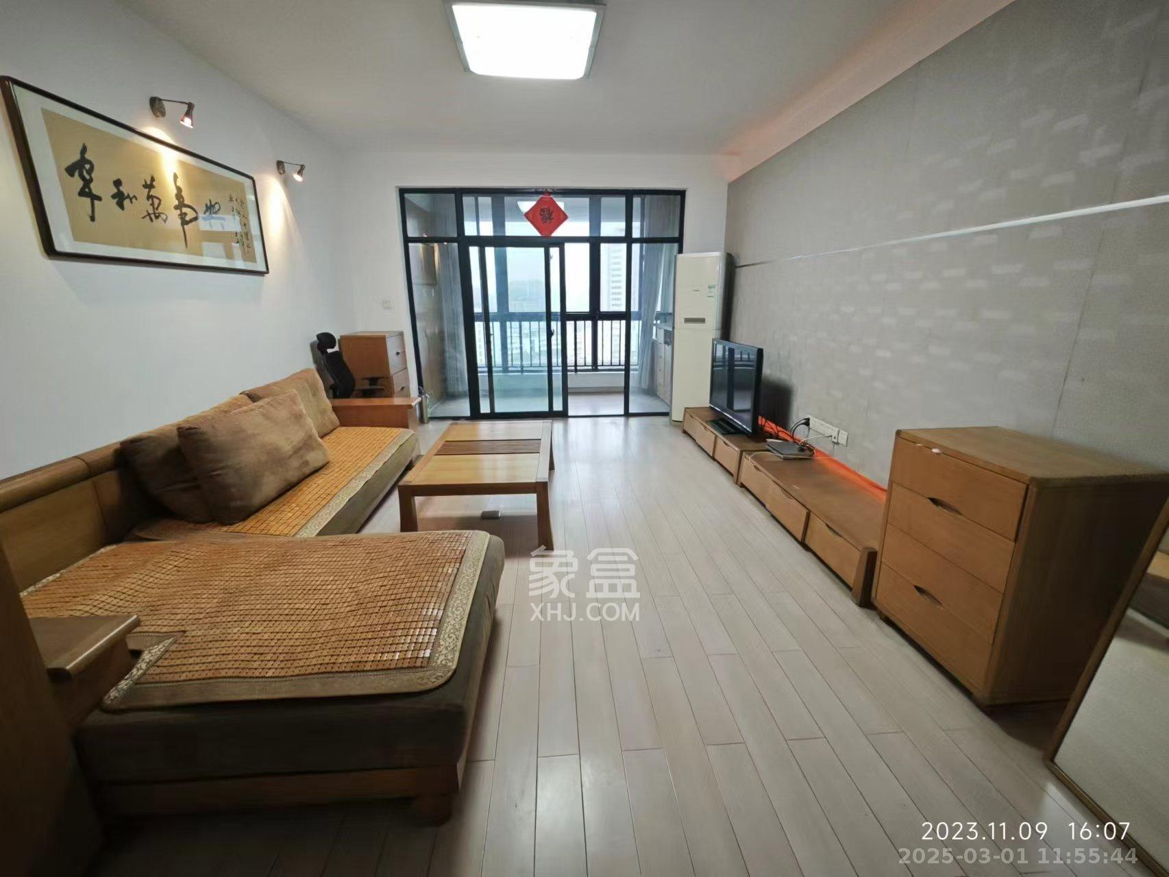 金凤滩家园 3室2厅2卫 2600.0元/月 金凤滩家园 3室2厅2卫 2600.0元/月室内图