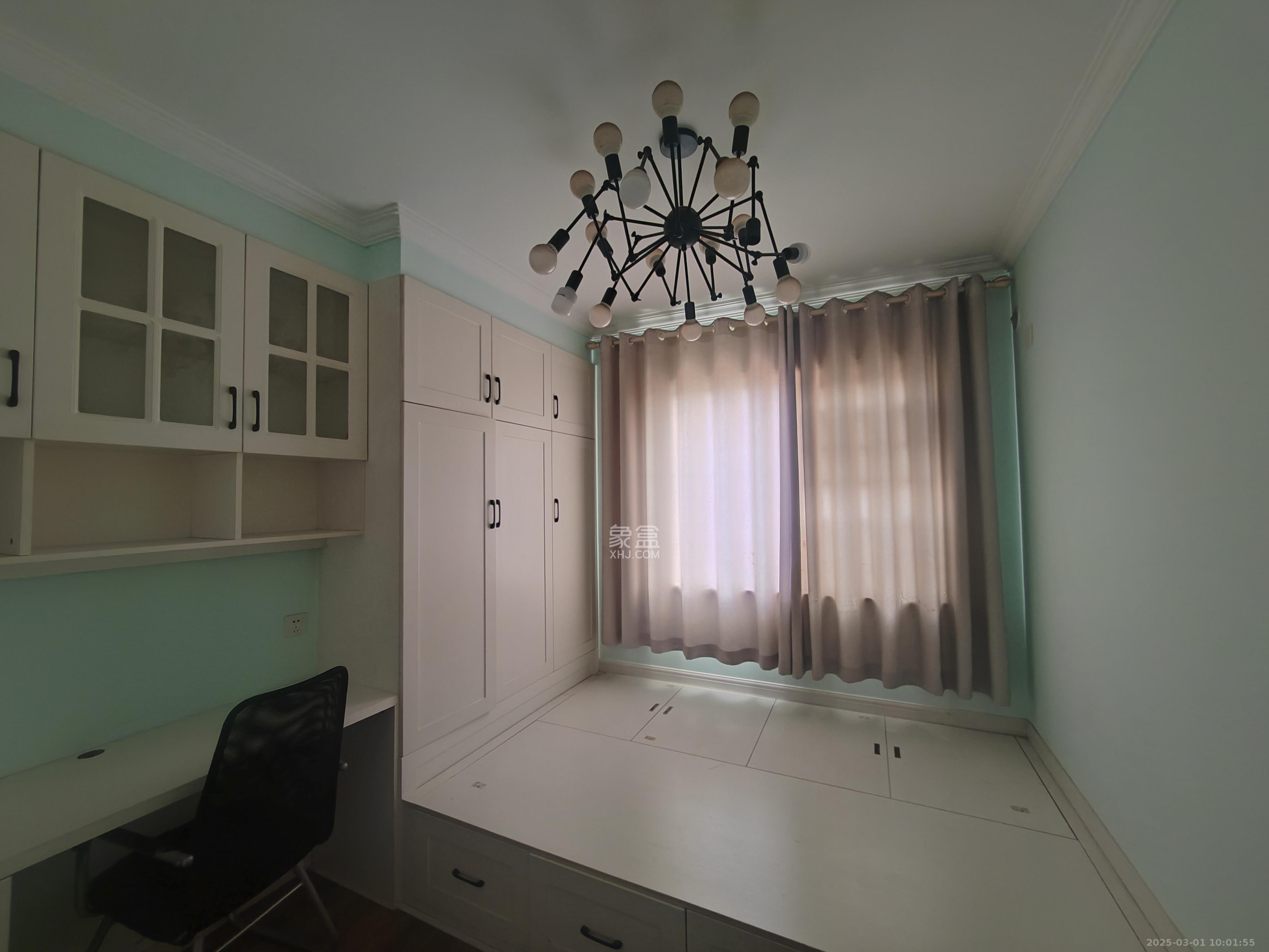 保利城(中航城国际社区、郡原美村) 3室2厅2卫 2500.0元/月 保利城(中航城国际社区、郡原美村) 3室2厅2卫 2500.0元/月室内图