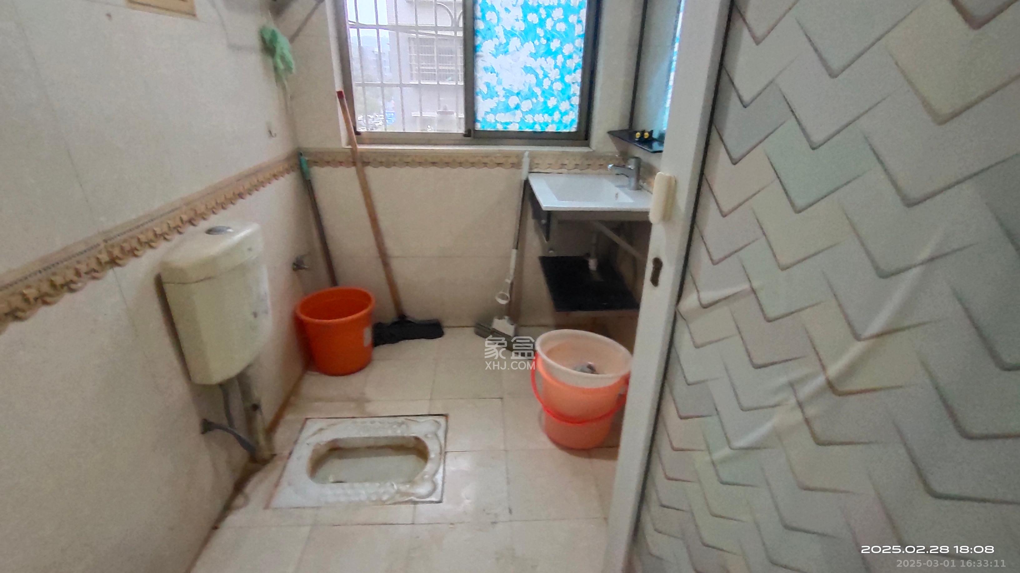 黄鹤小区3片 3室2厅1卫 1800.0元/月 黄鹤小区3片 3室2厅1卫 1800.0元/月室内图