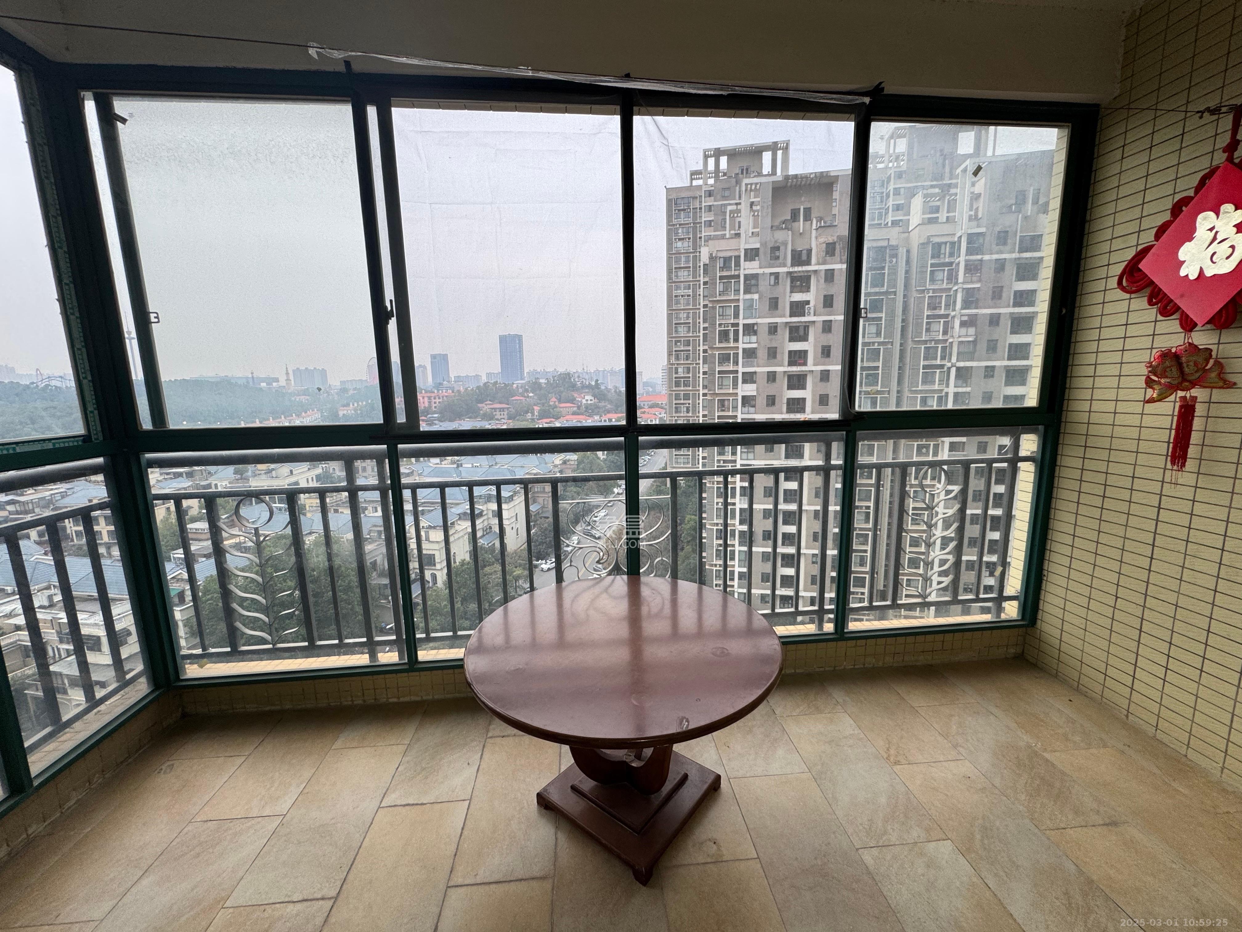 恒大雅苑 3室2厅2卫 2500.0元/月 恒大雅苑 3室2厅2卫 2500.0元/月室内图