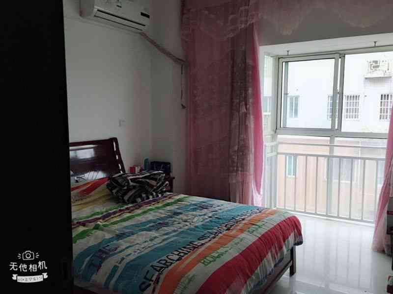 维港十字街  3室2厅2卫    82.8万 维港十字街  3室2厅2卫    82.8万客厅